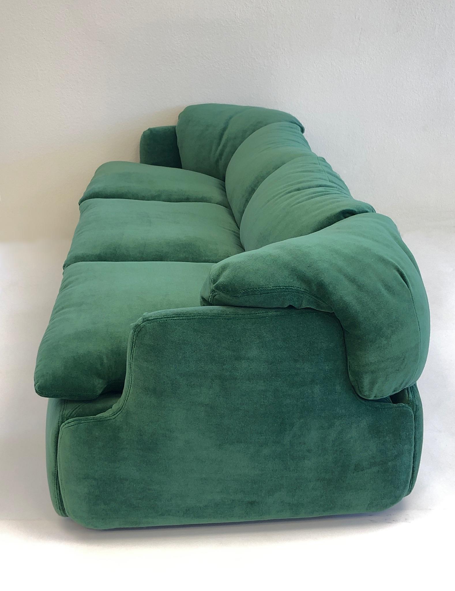 Modern Pair of Italian Emerald Green Mohair Sofas by Alberto Rosselli for Saporiti