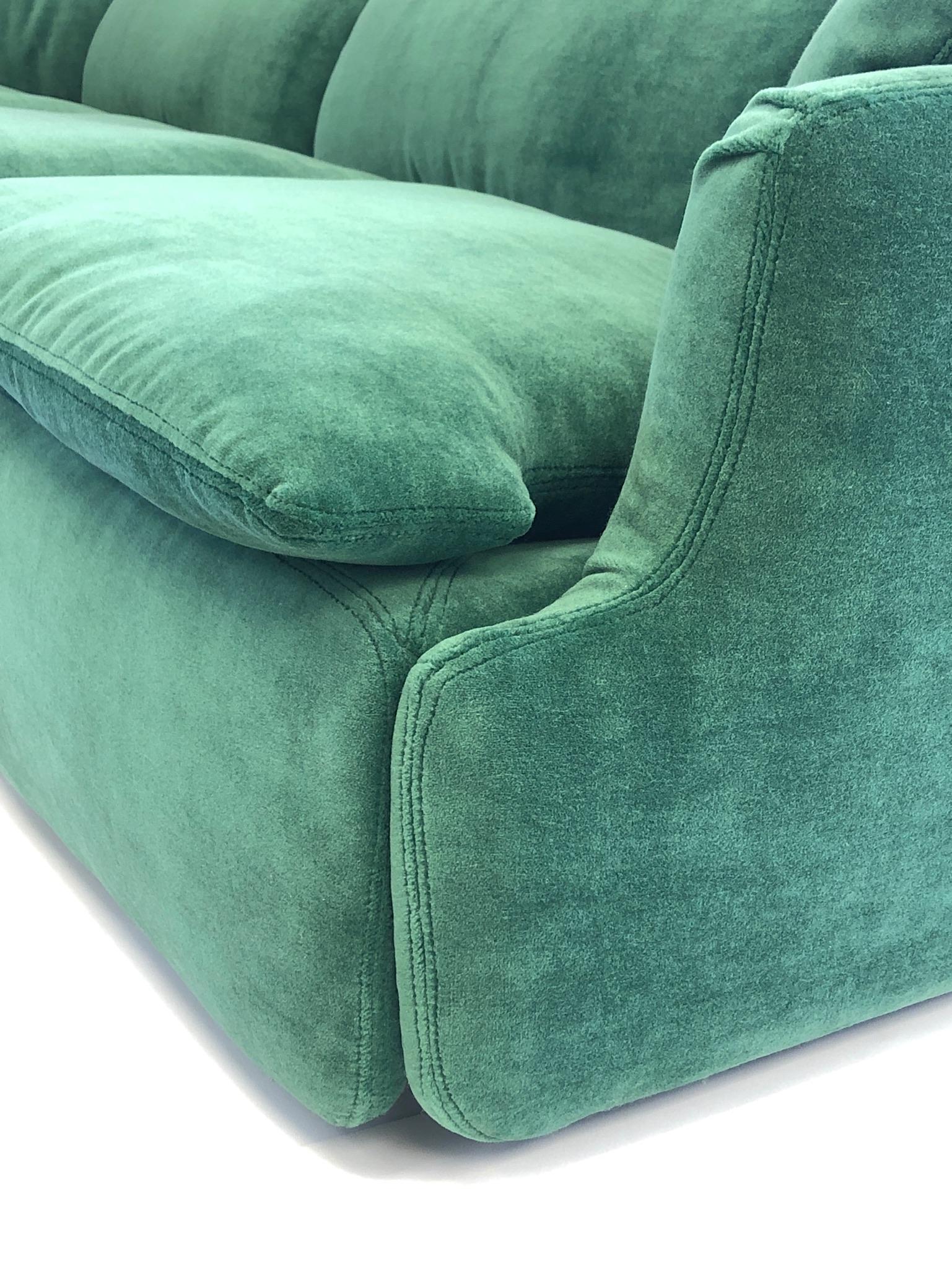 Pair of Italian Emerald Green Mohair Sofas by Alberto Rosselli for Saporiti 4