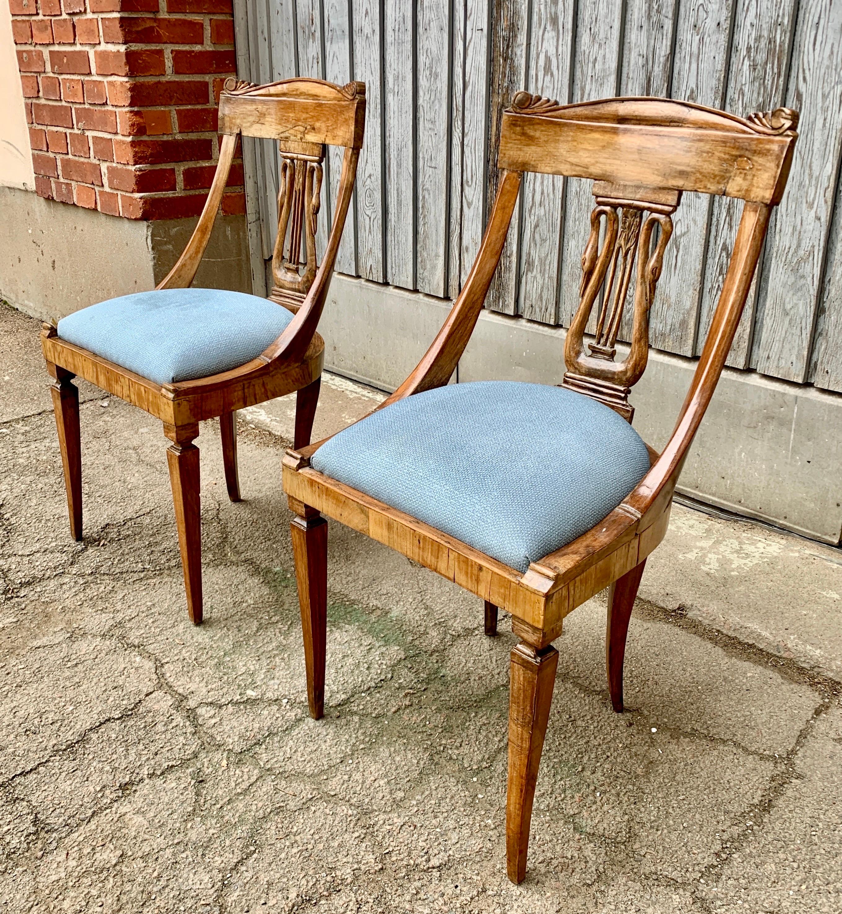 Hand-Crafted Pair of Italian Empire Dining Chairs From Early 19th Century For Sale