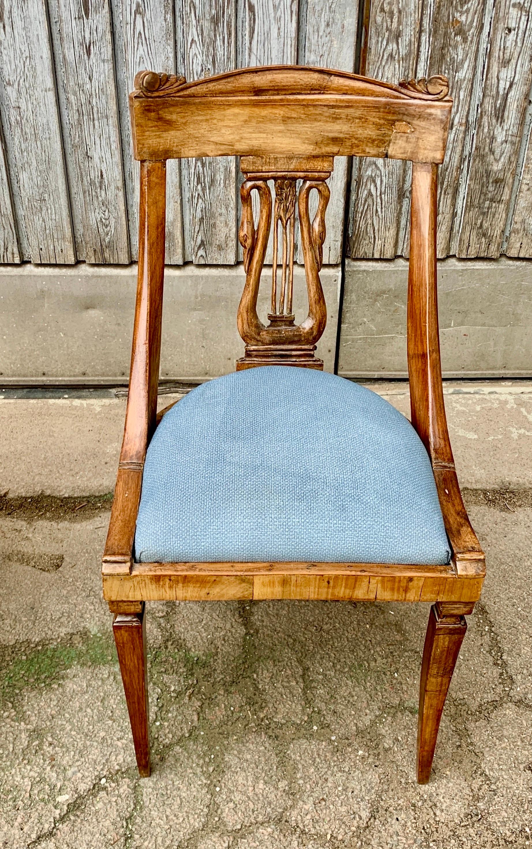 Pair of Italian Empire Dining Chairs From Early 19th Century In Good Condition For Sale In Haddonfield, NJ