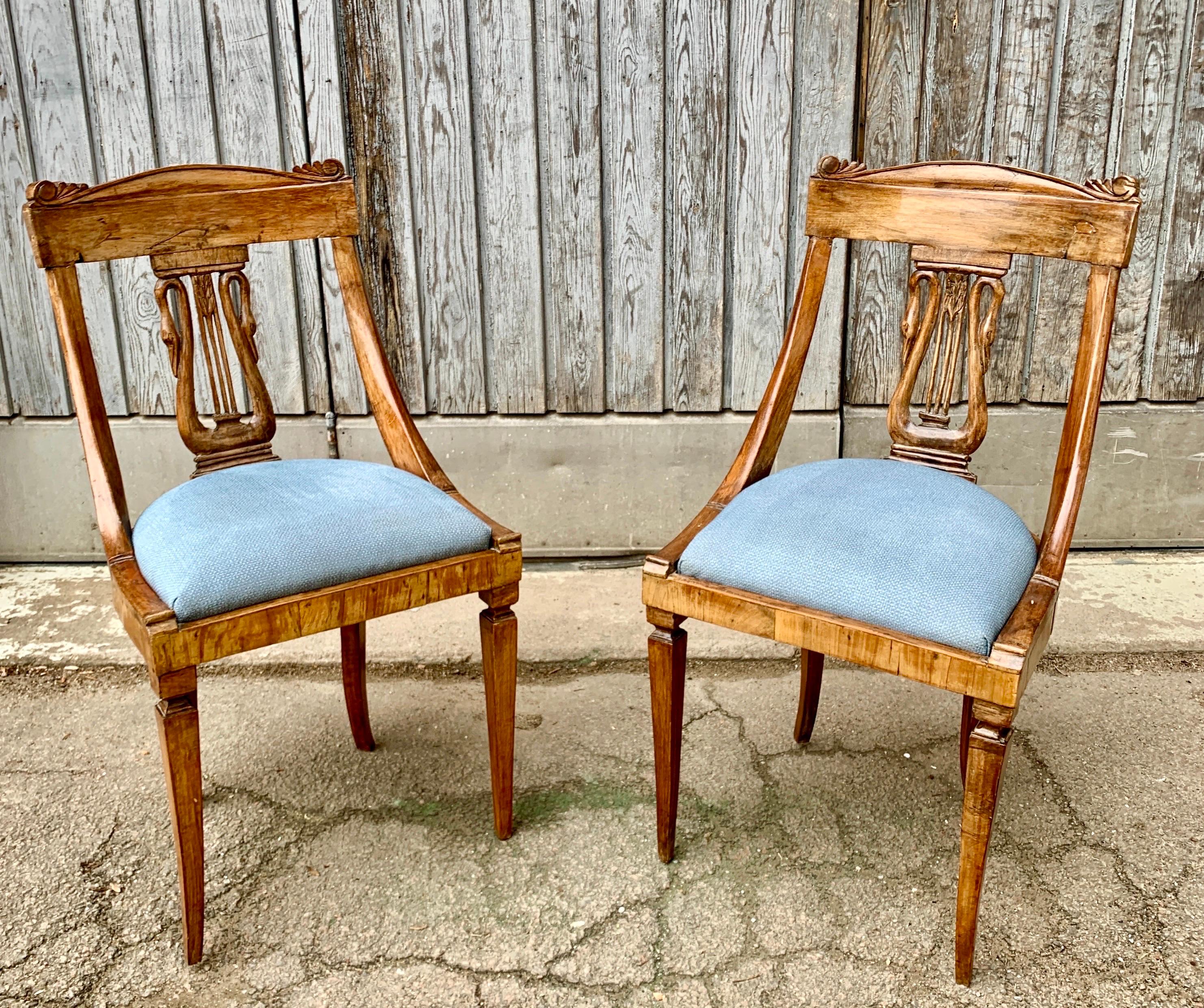 Pair of Italian Empire Dining Chairs From Early 19th Century For Sale 1