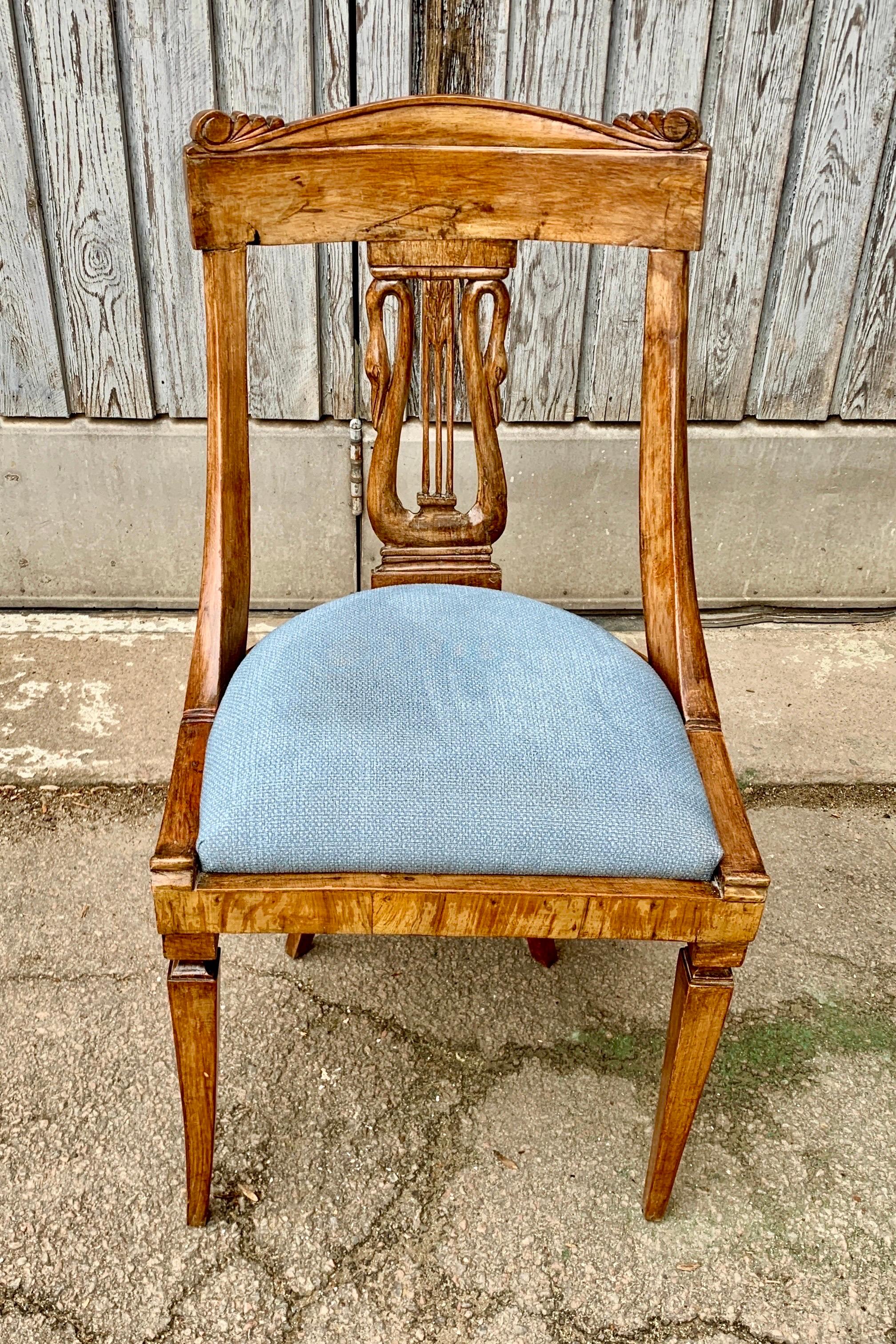Paire de chaises de salle à manger Empire italien du début du 19ème siècle en vente 3