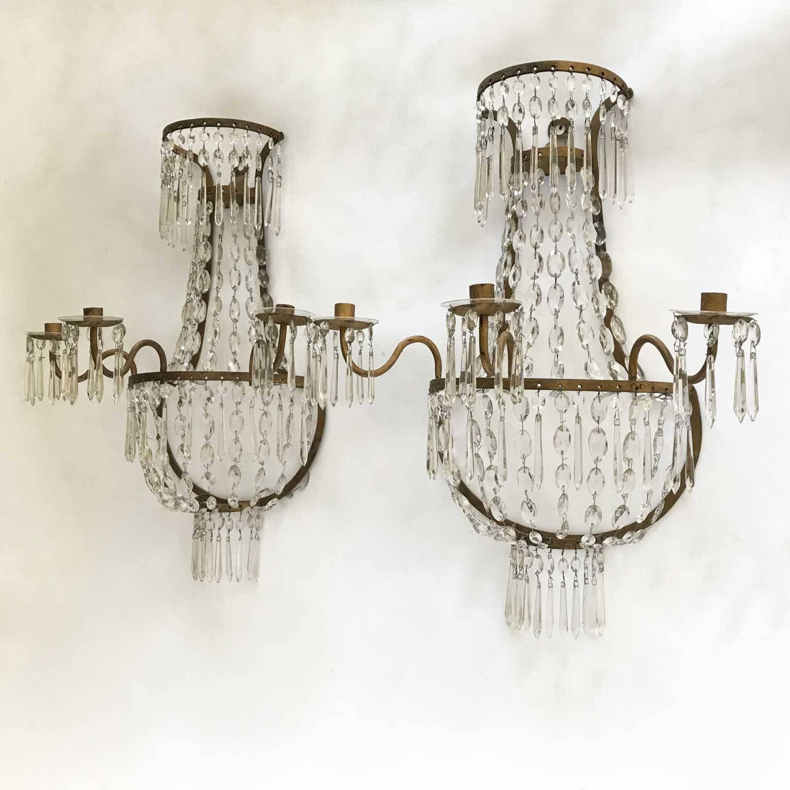 Pair of Italian Empire Sconces Gilt Iron Crystal Basket Wall Lights circa 1810 In Good Condition In Milan, IT
