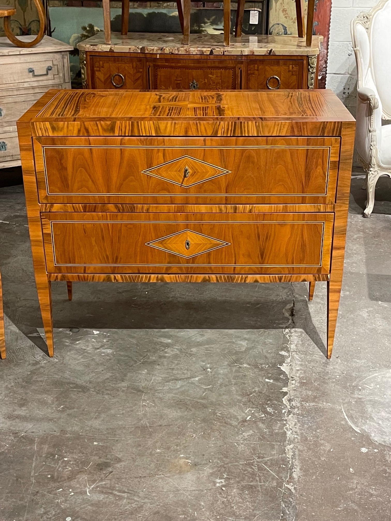 Pair of Italian Exotic Veneer Commodes with Diamond Inlay In Good Condition In Dallas, TX