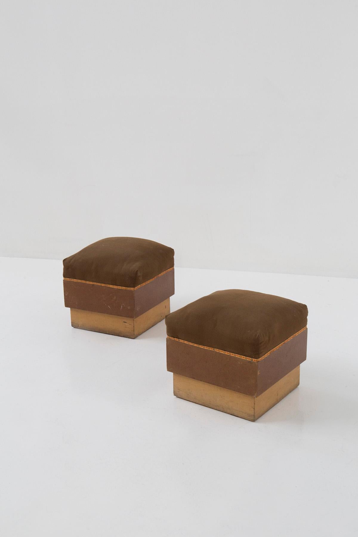 Elegant pair of Italian Art Deco poufs from the 1930s. The poufs have a simple but at the same time very important and classic line. Made with a wooden frame in a square shape, this pair of ottomans are the perfect Art Deco furnishing accessory that