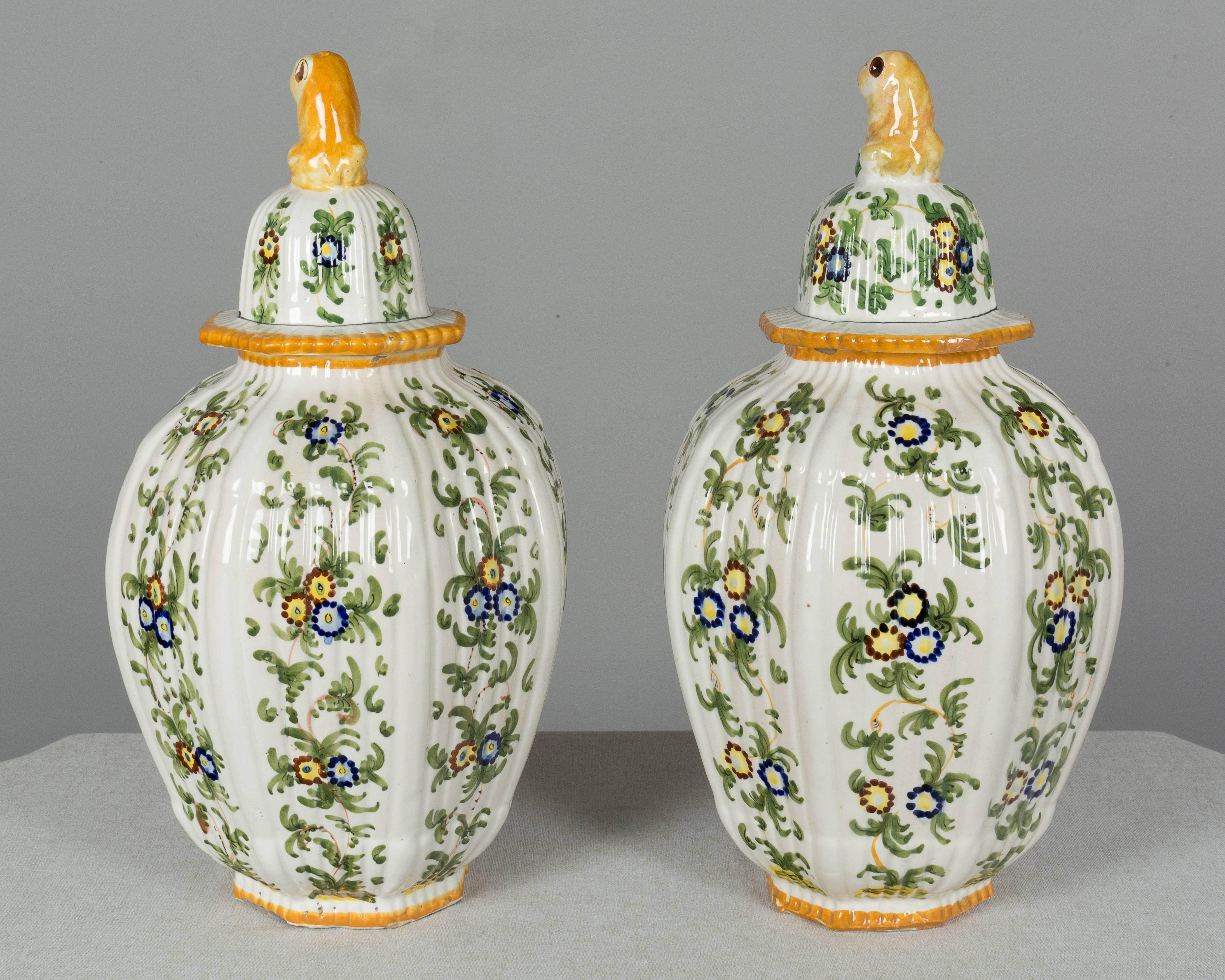 Pair of Italian Faience Urns In Good Condition In Winter Park, FL