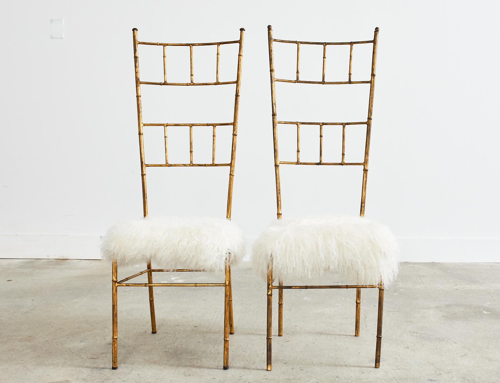 Doré Paire de chaises italiennes de style Chiavari en faux bambou doré en vente