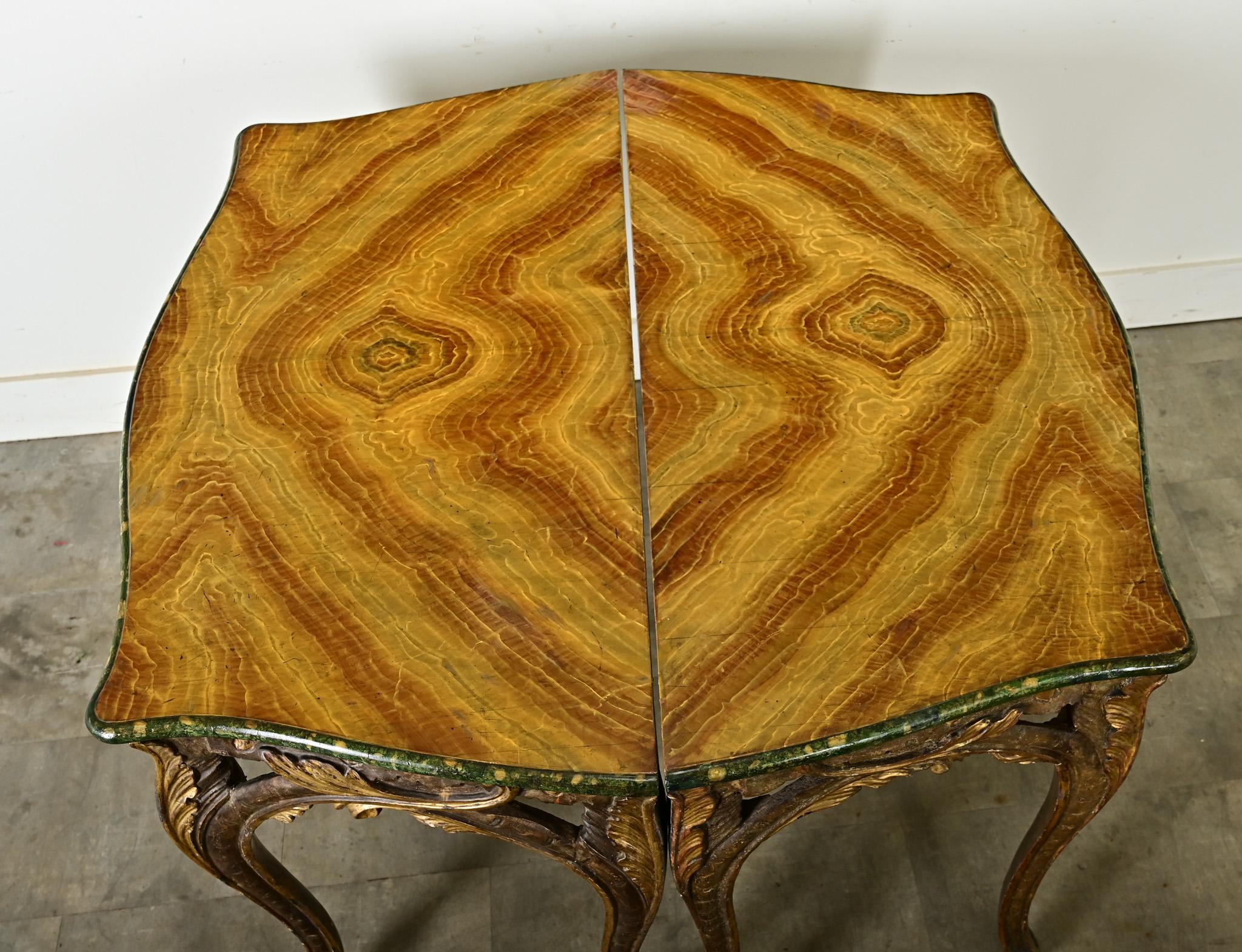 Paar italienische Konsolen aus Kunstmarmor im Angebot 9
