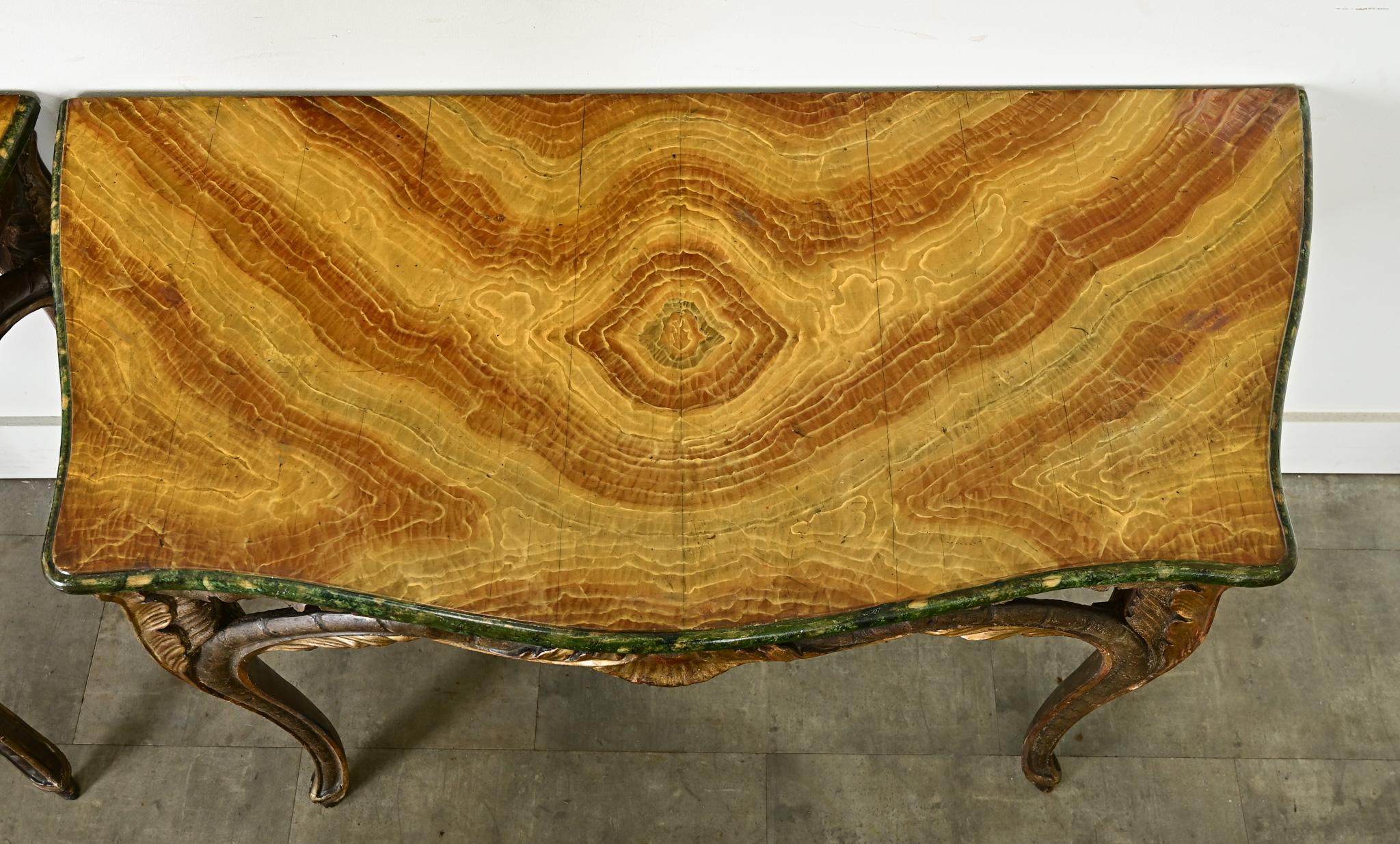 Paar italienische Konsolen aus Kunstmarmor (Holz) im Angebot