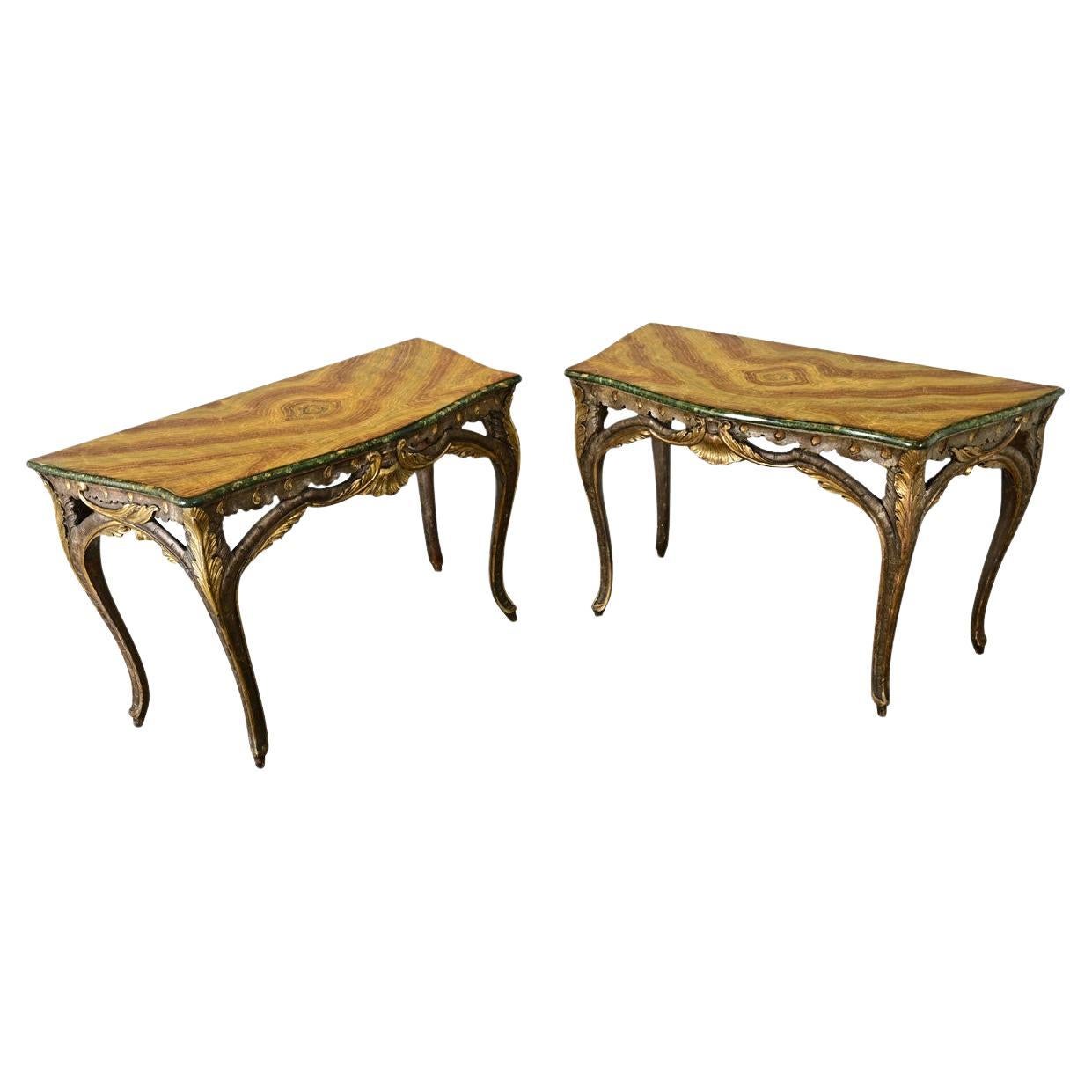 Paar italienische Konsolen aus Kunstmarmor im Angebot
