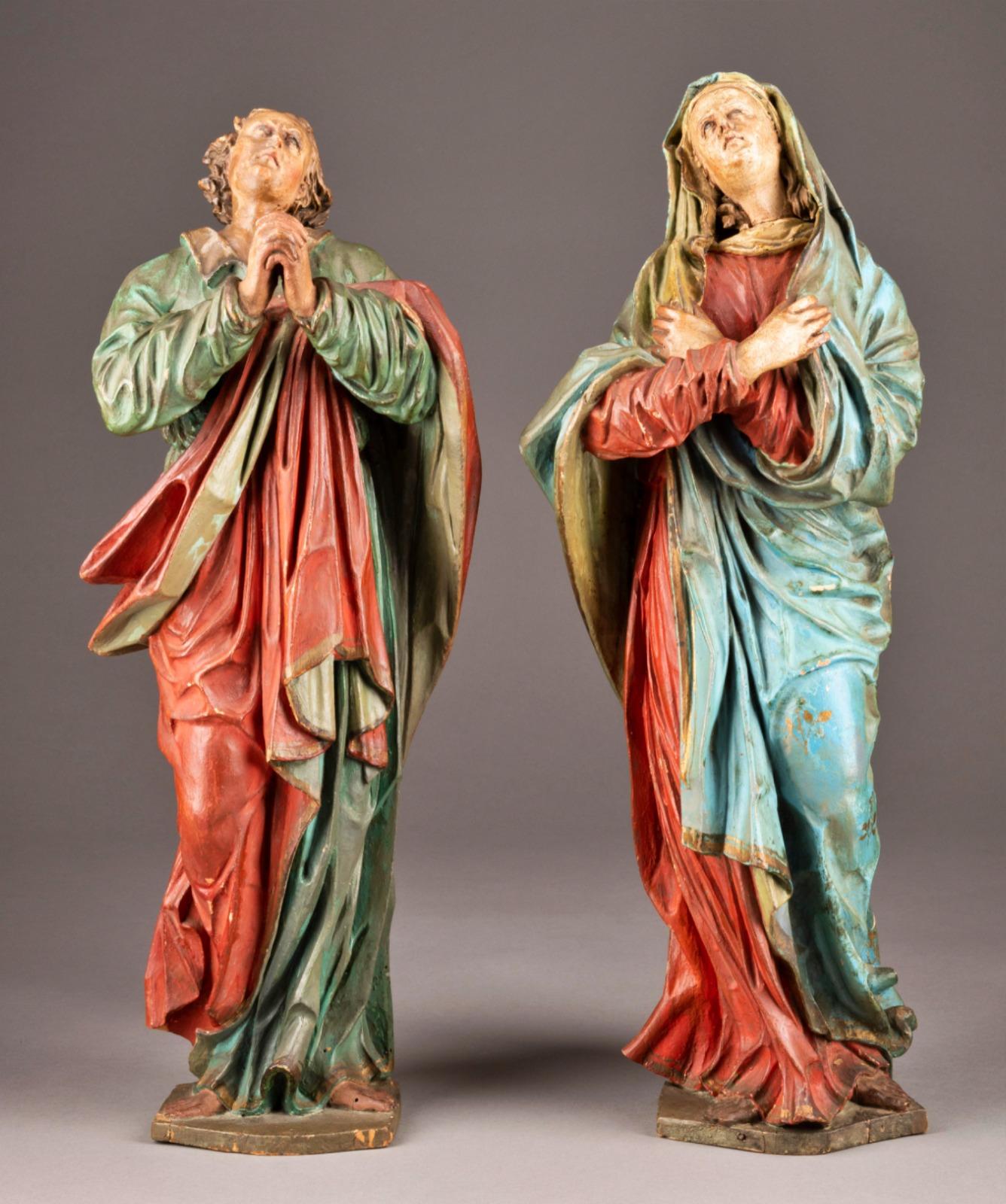 Pair of Italian Figures from a Crucifixion Group: Mary and John, 17th Century  In Good Condition For Sale In Madrid, ES