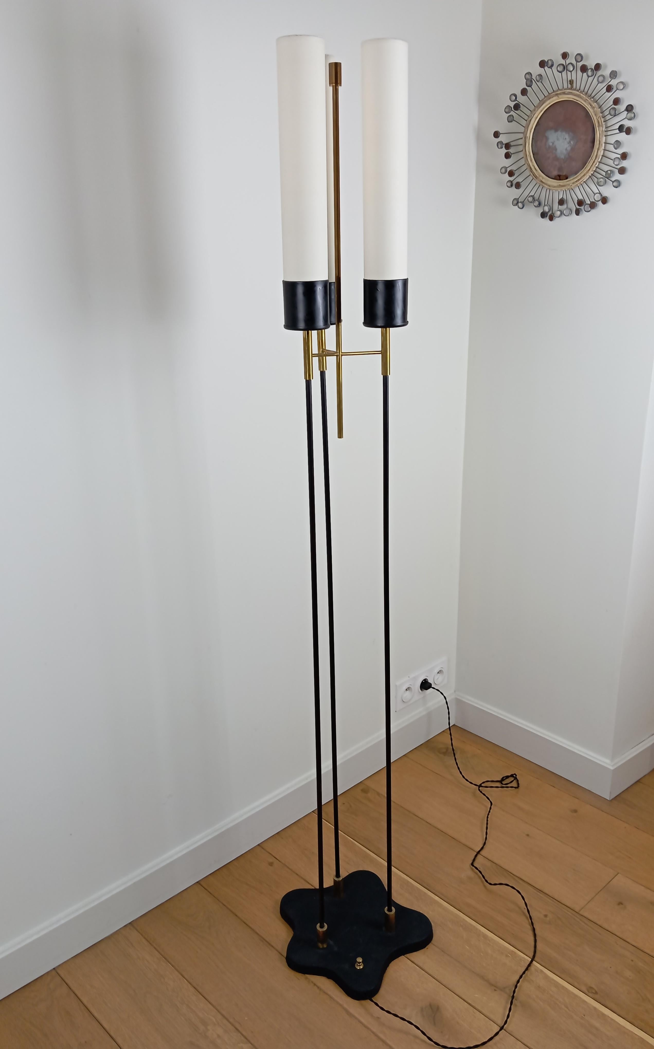 Pair of Italian floor lamps by Stilnovo circa 1950 In Excellent Condition For Sale In Saint-Ouen, FR