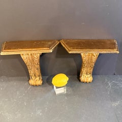 Coppia di mensole da parete dorate in stile architettonico fiorentino, anni '60
