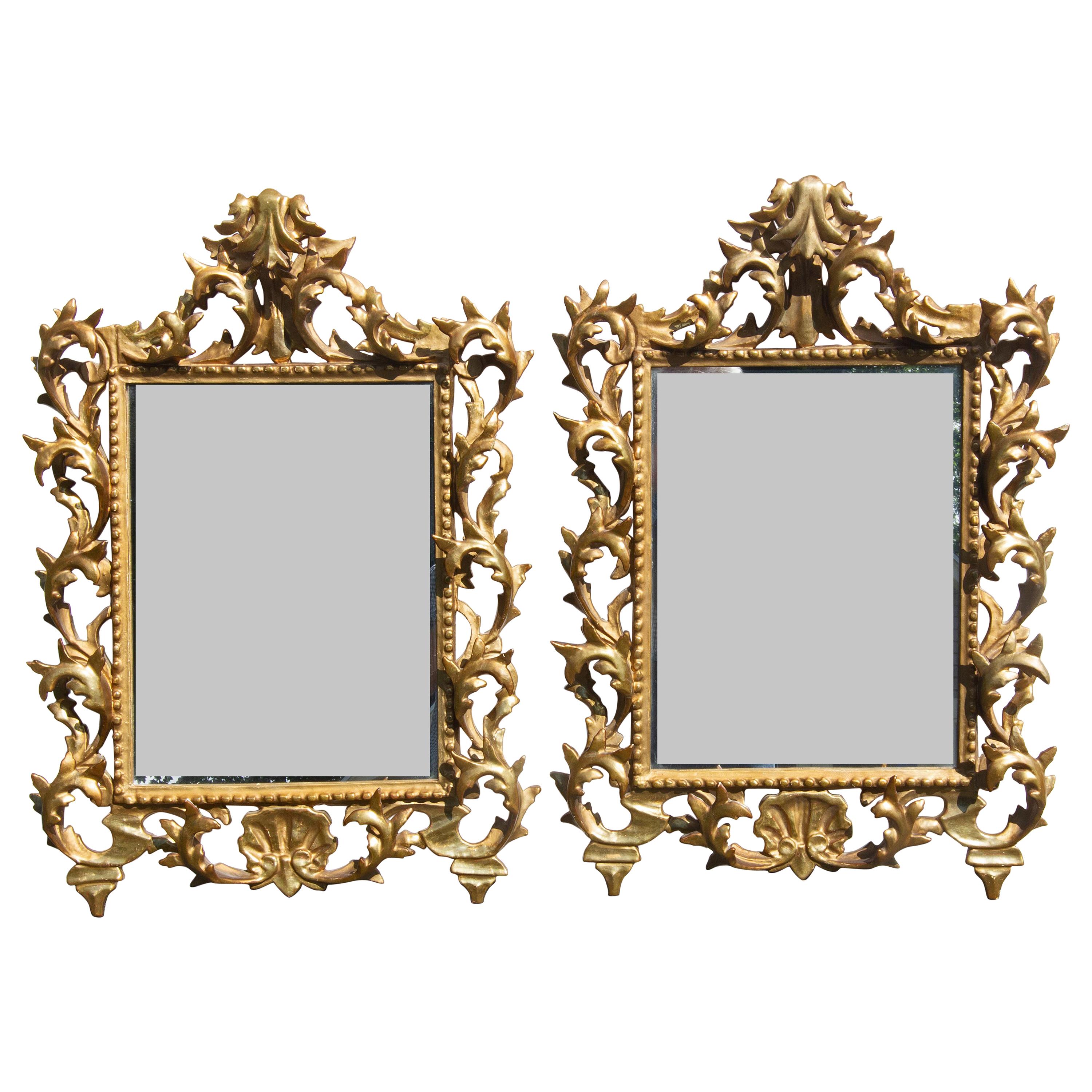 Paire de lampes italiennes sculptées et dorées de belle facture  Miroirs Florentine. 19ème siècle. Il est difficile de les trouver par paire.





















# vénitien