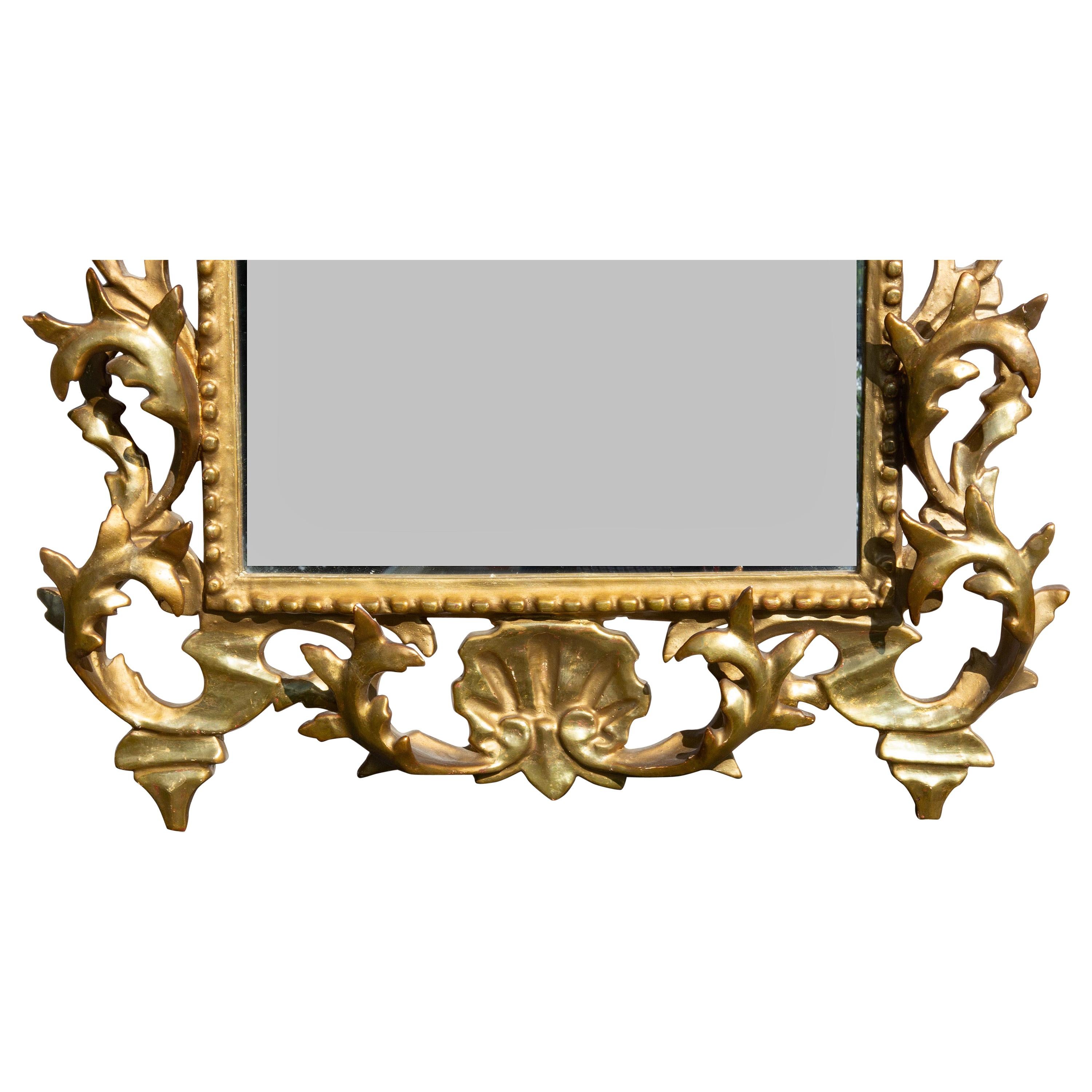 Feuille d'or Paire de miroirs italiens en bois doré sculpté Florentine 19ème siècle en vente