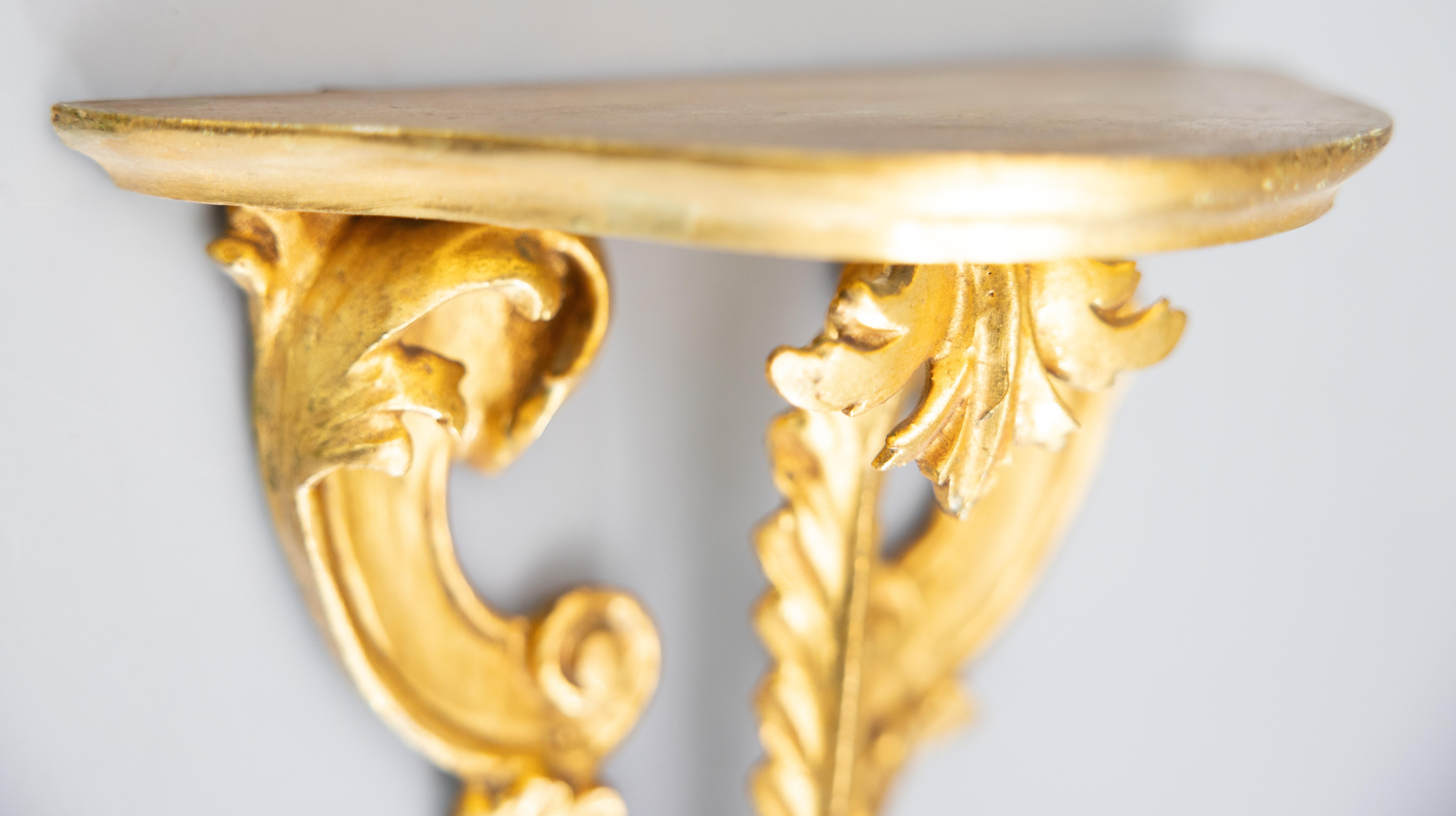 Pair of Italian Florentine Carved Giltwood Wall Brackets Shelves, circa 1950 For Sale 2