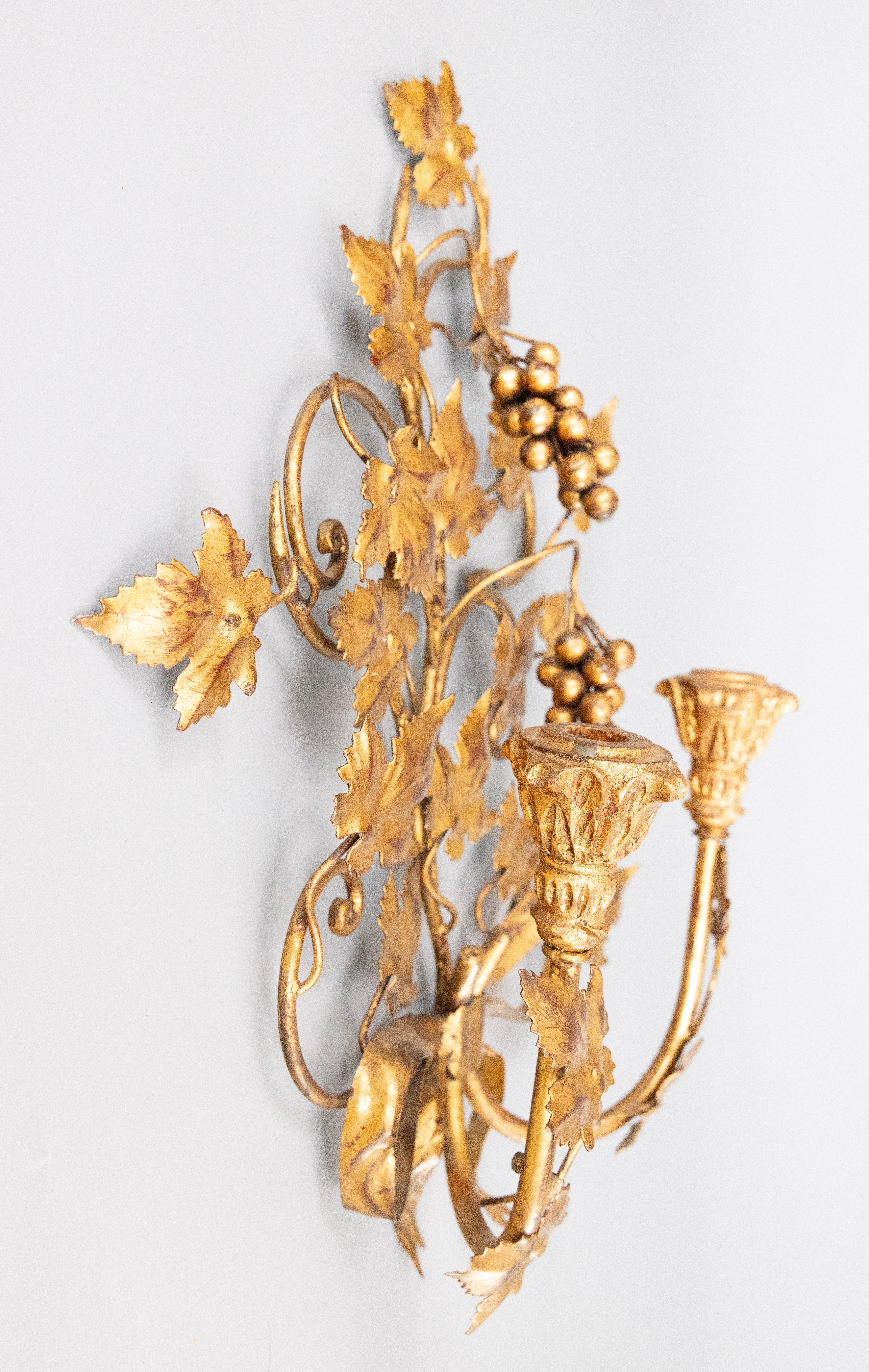 20th Century Pair of Italian Florentine Gilt Tole Grape Leaf & Bows Candle Sconces circa 1950 For Sale