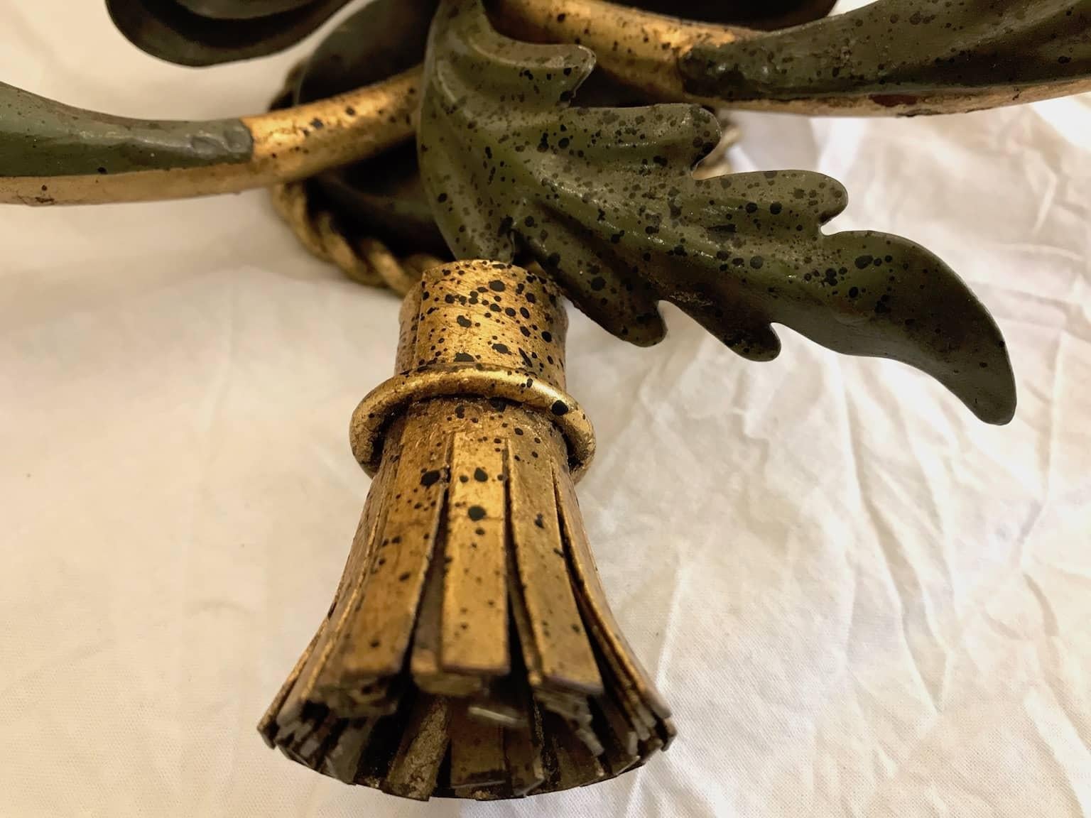 Pair of Italian Florentine Sconces by Banci circa 1980 Green and Gilt Finish For Sale 5