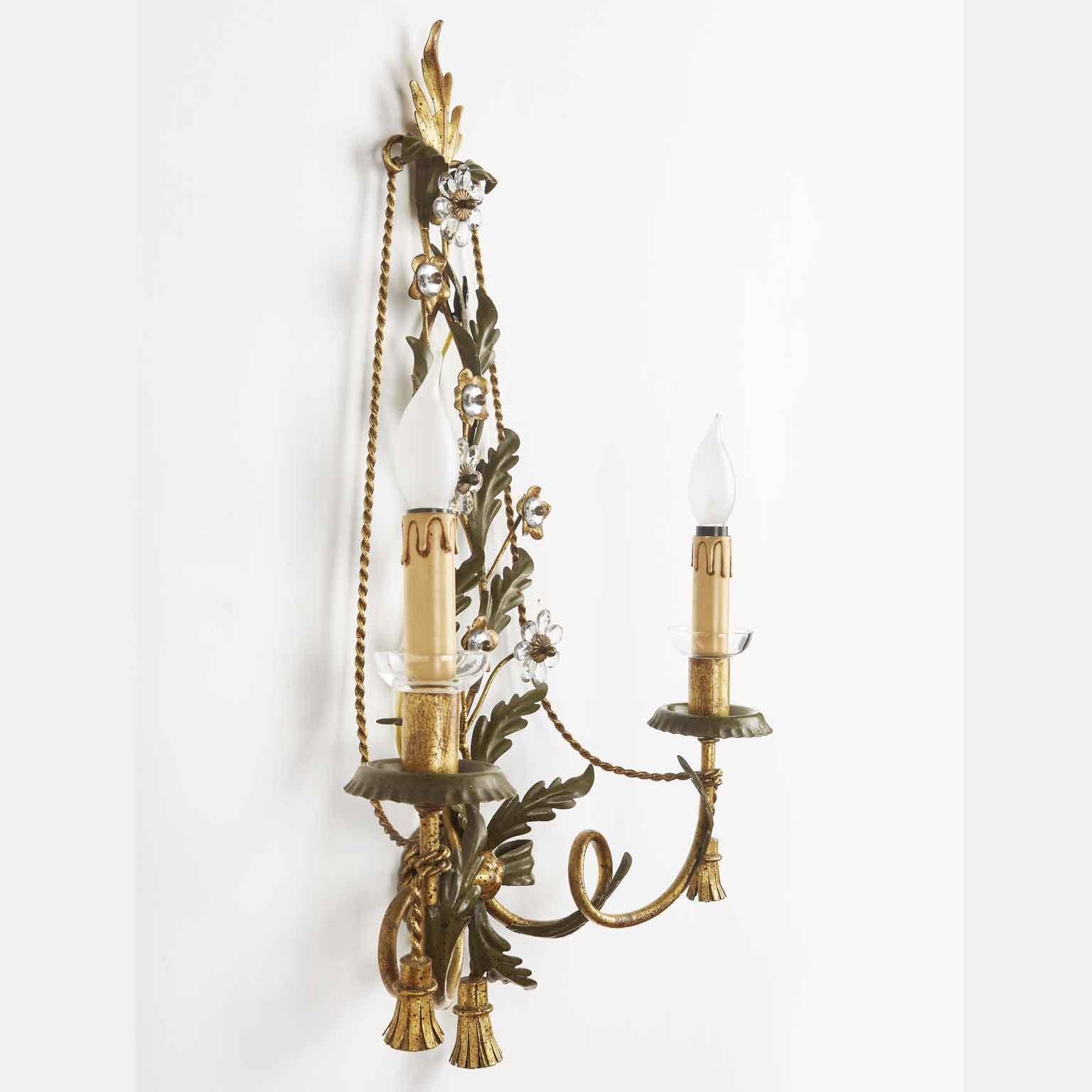 Pair of Italian Florentine Sconces by Banci circa 1980 Green and Gilt Finish For Sale 3