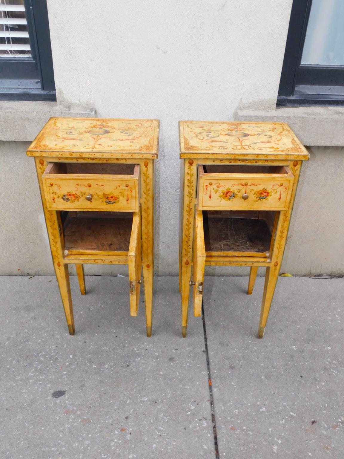 Late 18th Century Pair of Venetian Foliage Painted One Drawer Cabinet Commodes Tapered Legs C 1780 For Sale