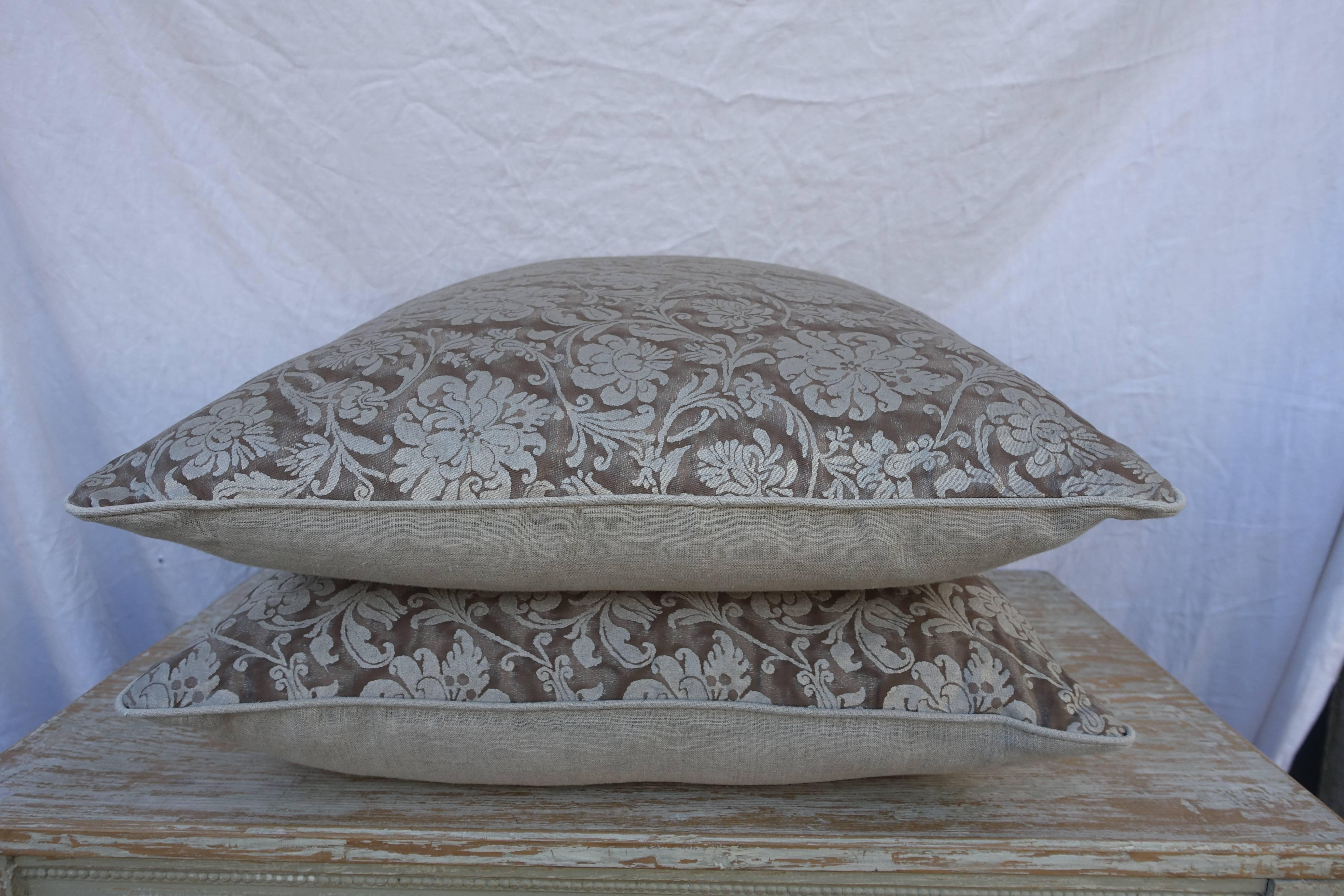 Rococo Pair of Italian Fortuny Cimarosa Patterned Pillows