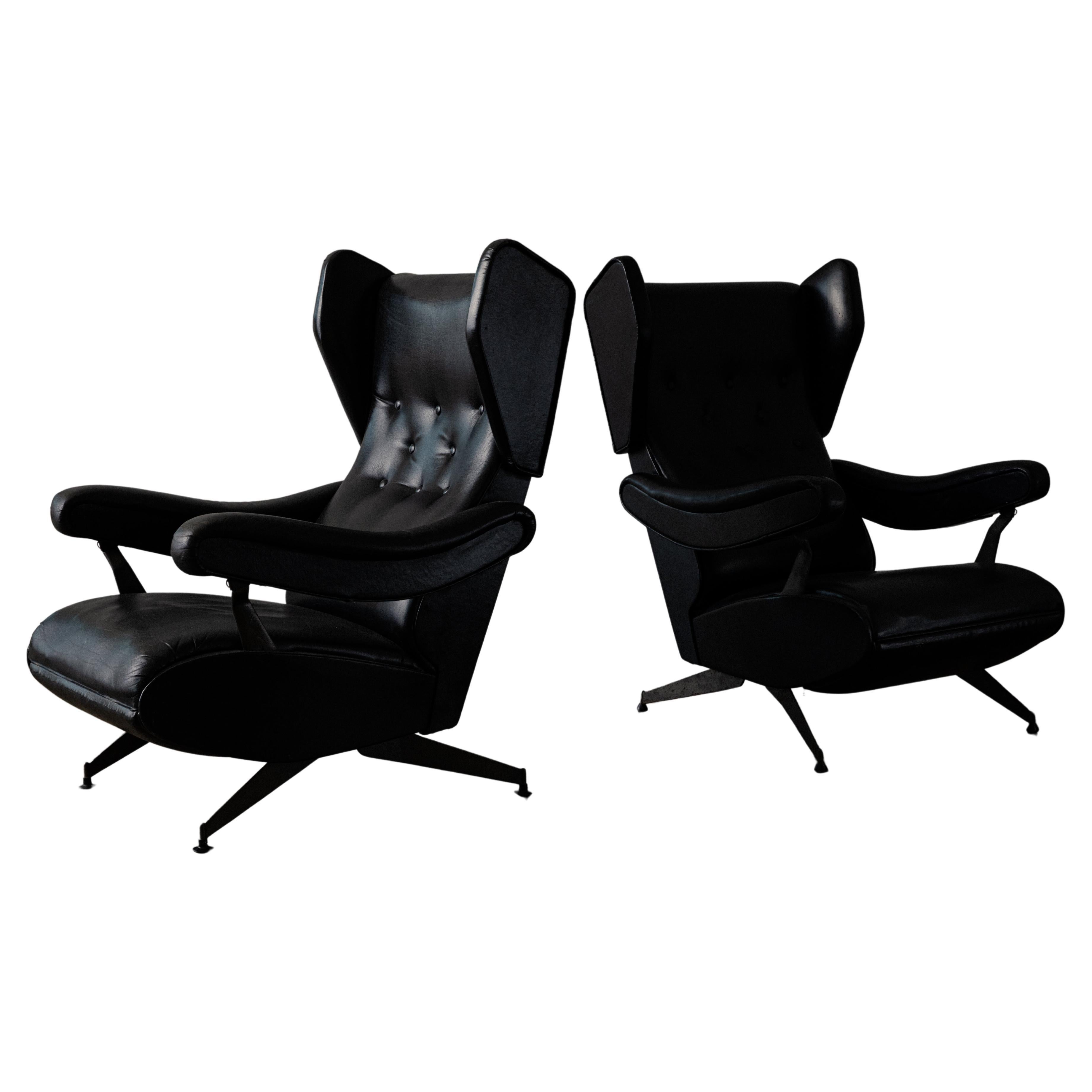Pair of Italian Nello Pini Reclining Black Leather Armchairs For Sale