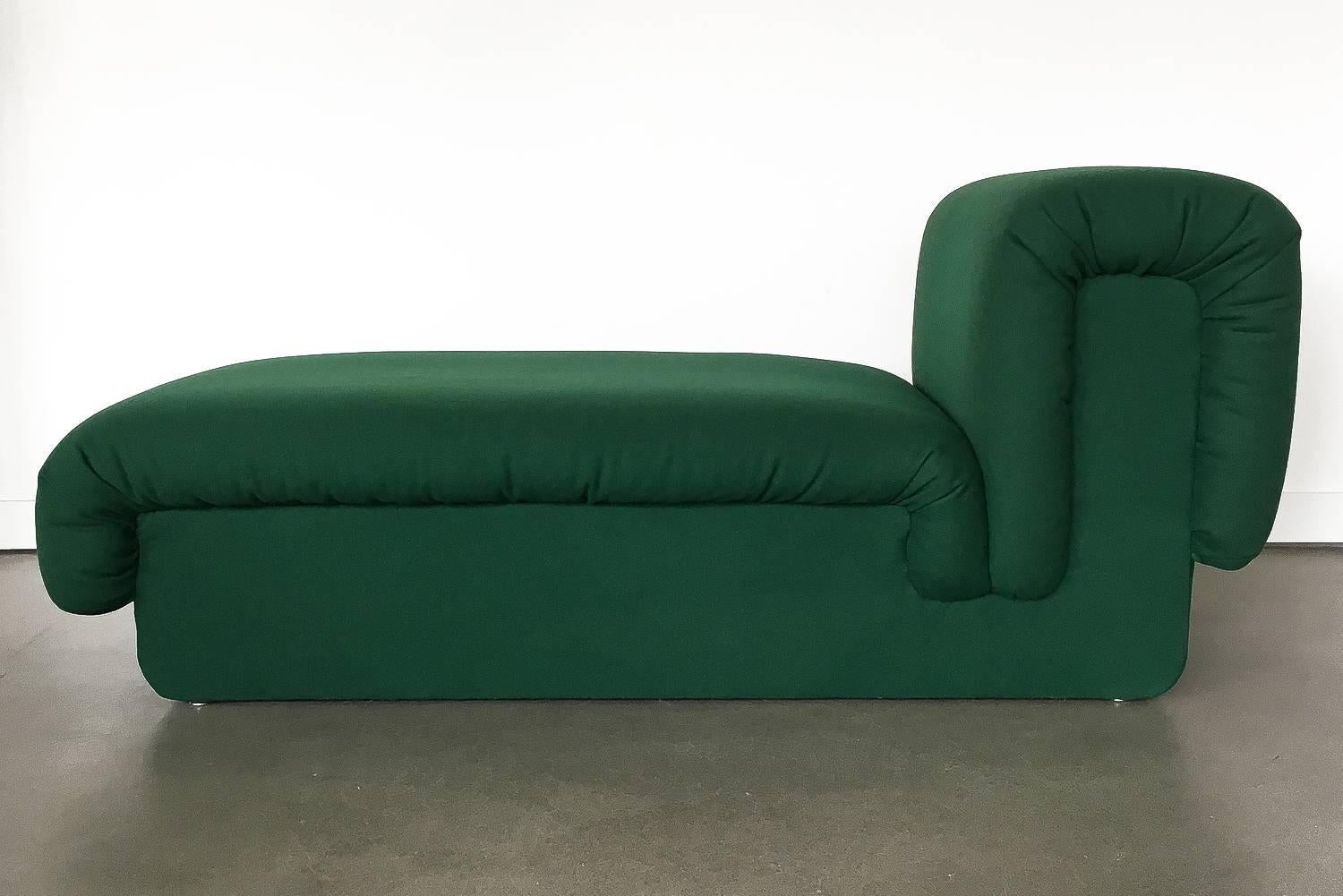 Mid-Century Modern Pair of Italian Fully Upholstered Modernist Chaise Longues