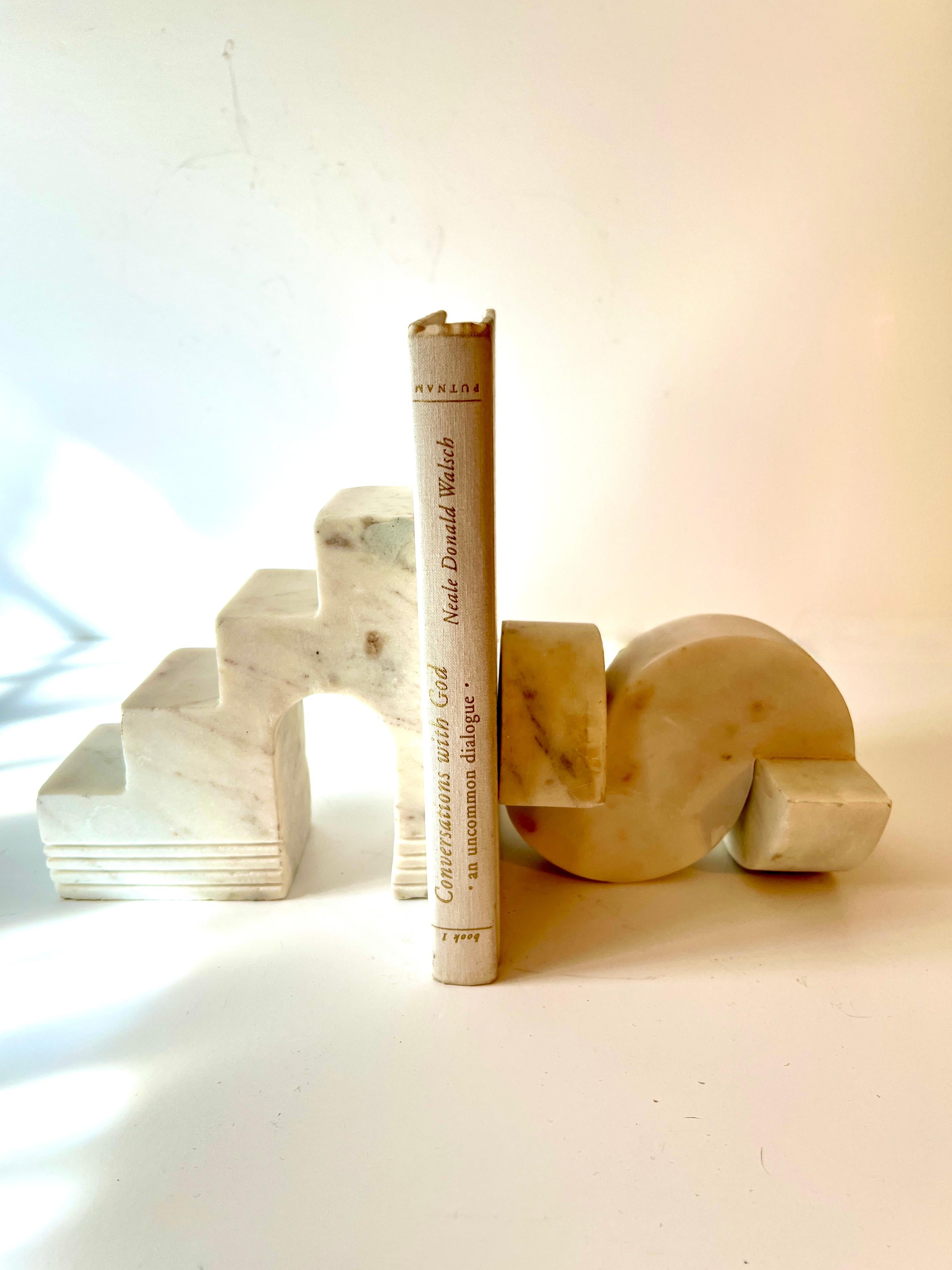 Organic Modern Pair of Italian Geometric Architectural Carrara Marble Sculptures or Bookends For Sale