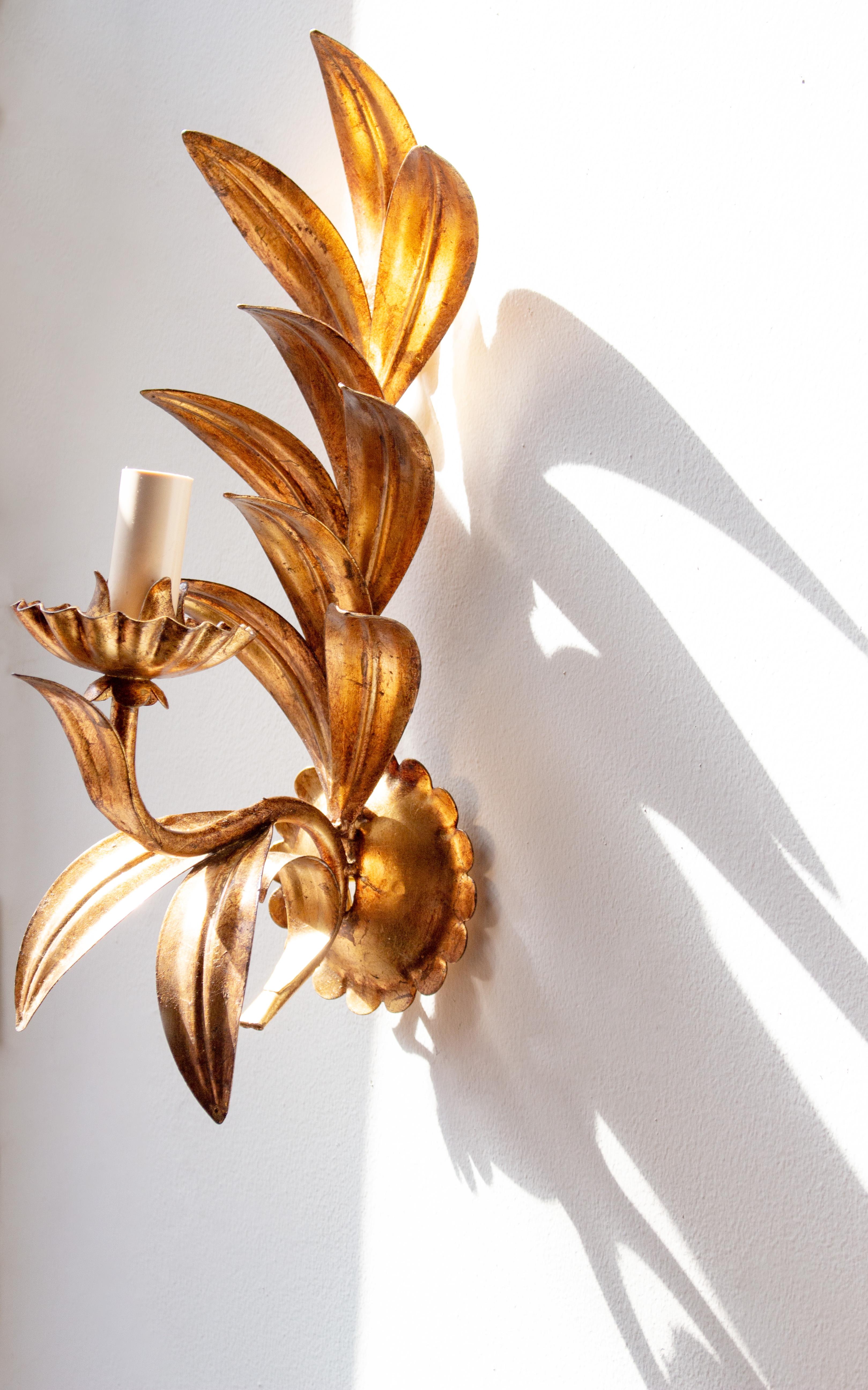 Large Pair of 1960's Italian Gilt Palm Leaf Sconces by Hans Kögl In Good Condition For Sale In Brooklyn, NY