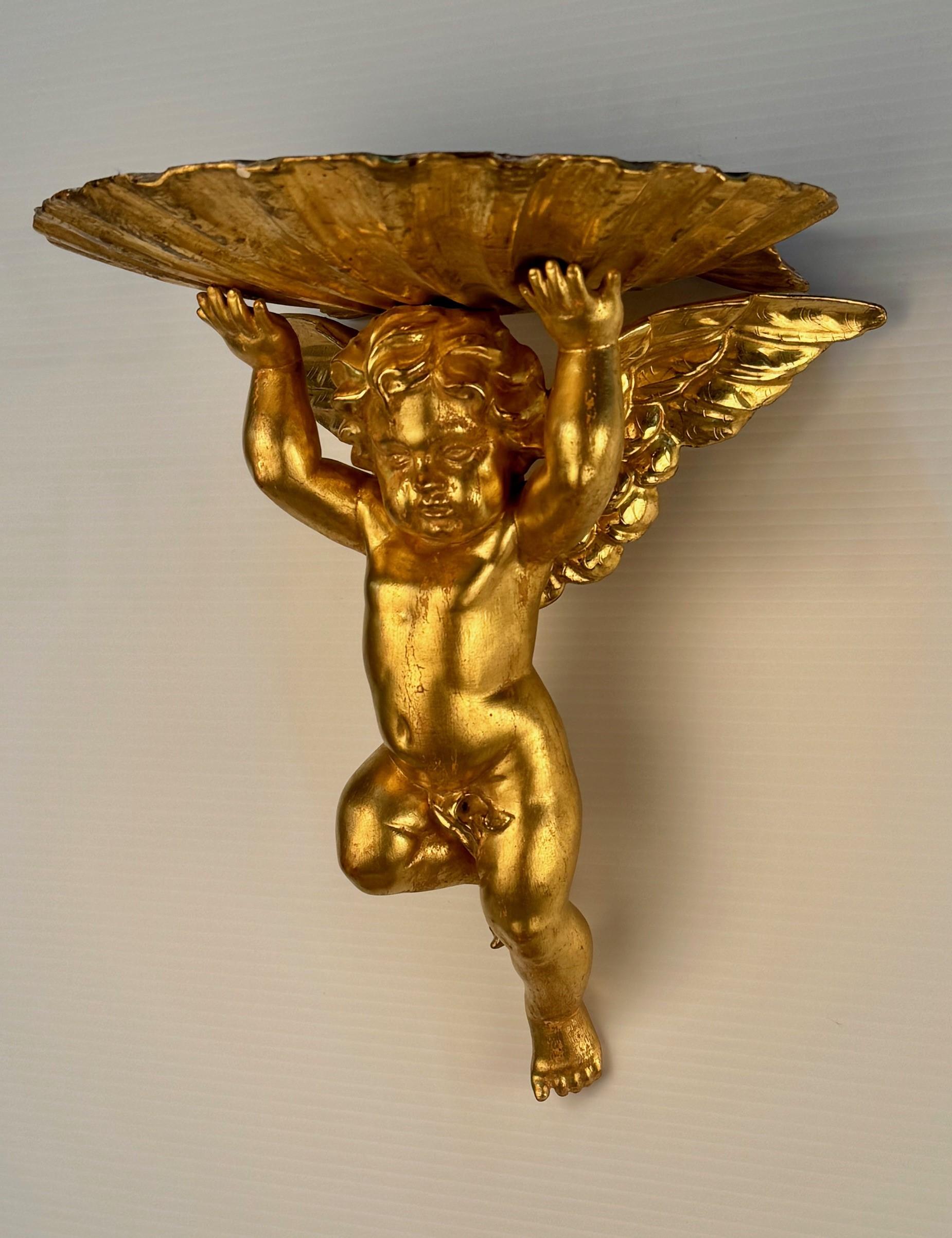 20th Century Pair of Italian Gilt Brackets Modelled as Cherubs For Sale
