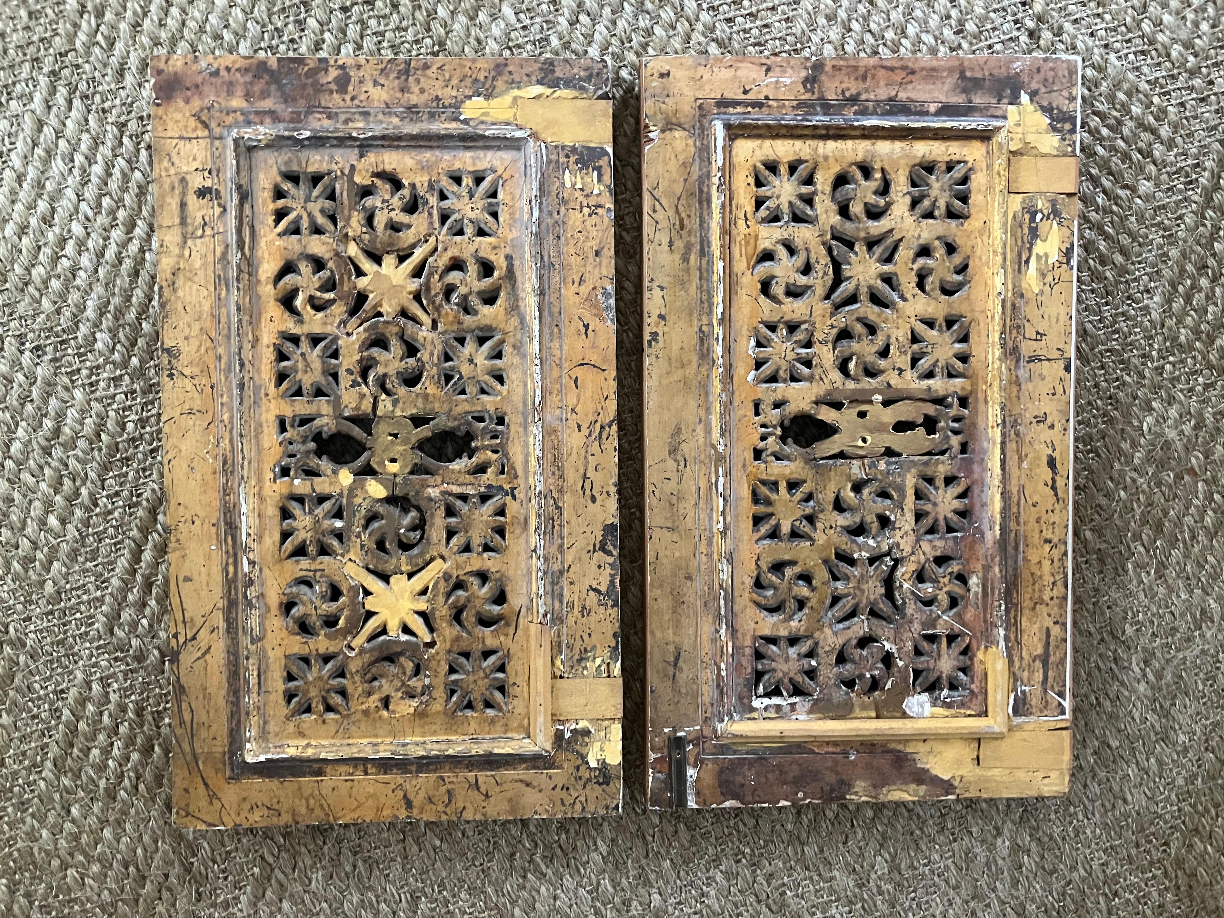 Pair of Italian Gilt Carved Panels For Sale 2