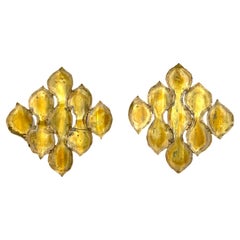 Pareja de esculturas medallón de pared italianas de metal dorado cóncavo, c. 1970