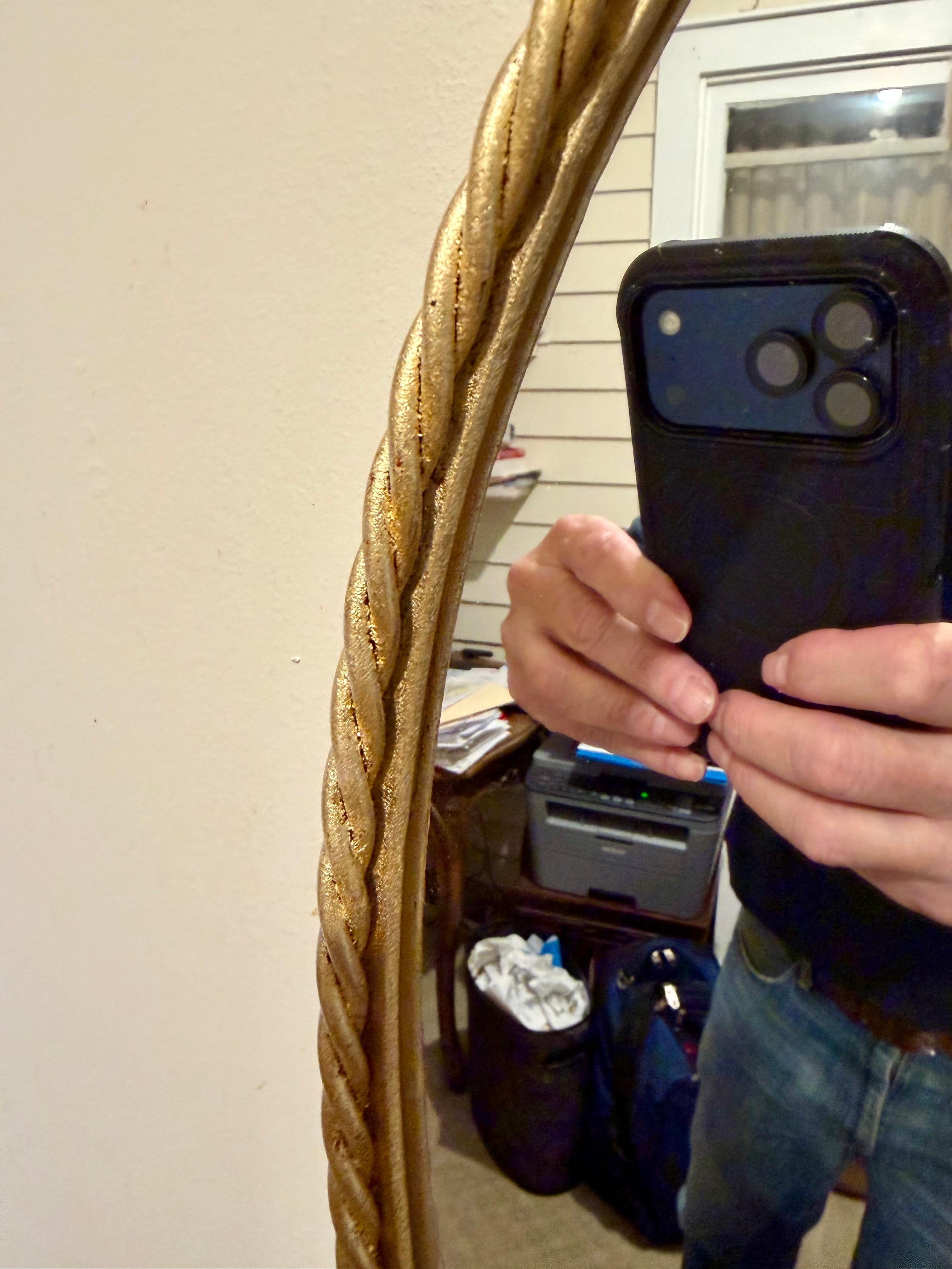 20ième siècle Paire de miroirs à cordes en fer doré italiens en vente