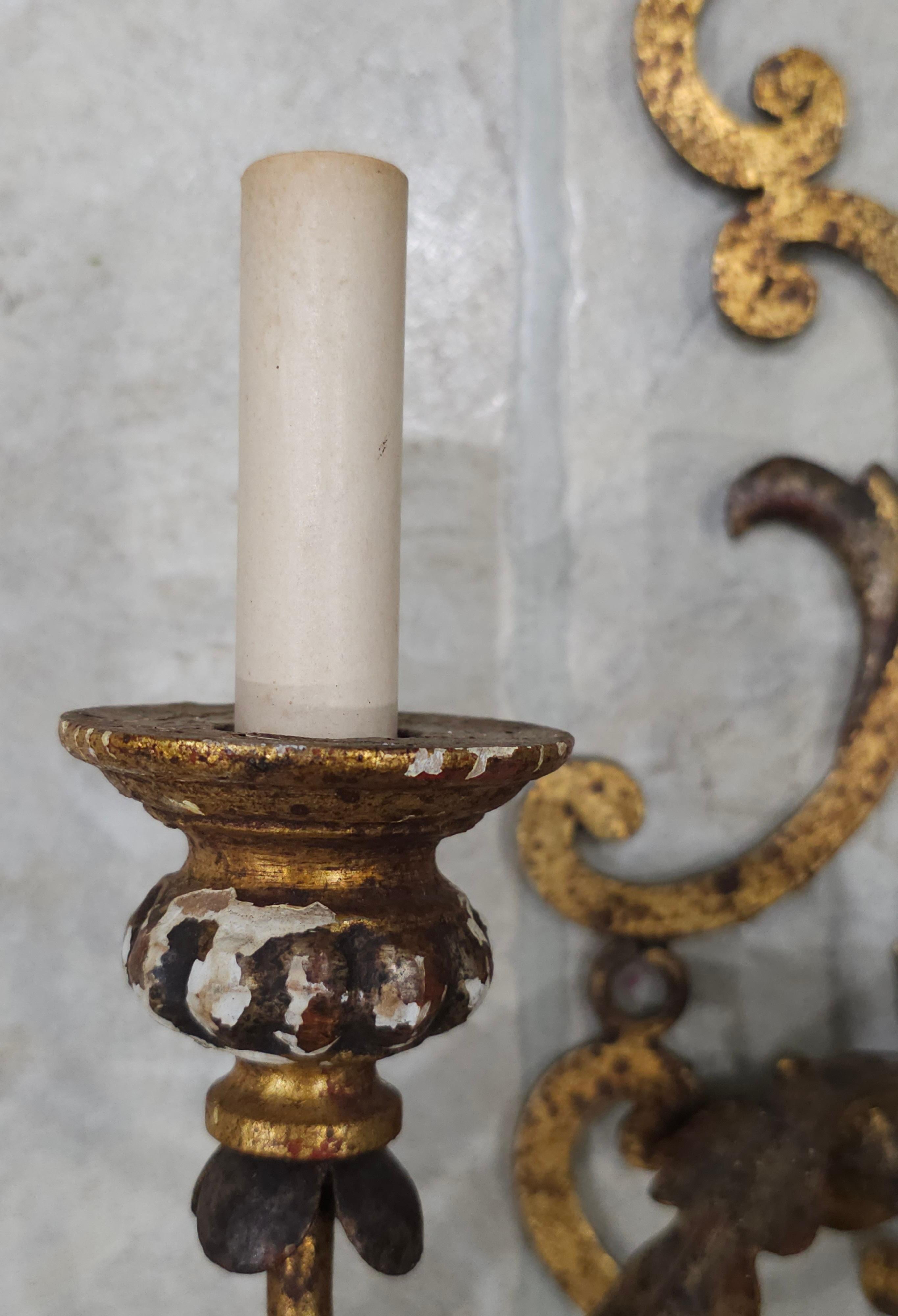 Pair of Italian Gilt Metal and Composite Leaf Motif Wall Sconces In Good Condition For Sale In Germantown, MD