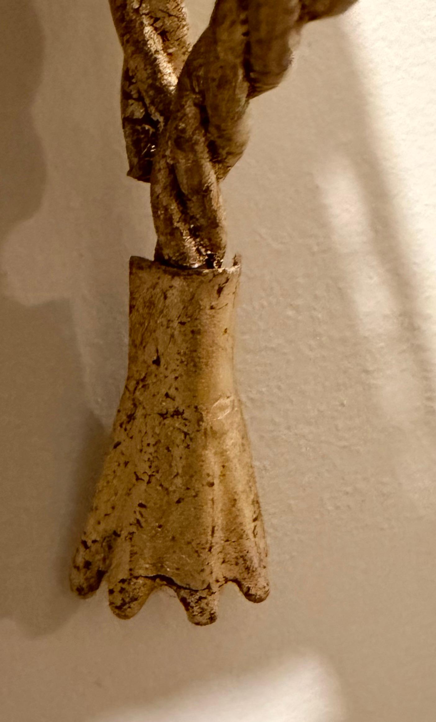 Hollywood Regency Pair Of Italian Gilt Rope And Tassel Wall Shelves For Sale