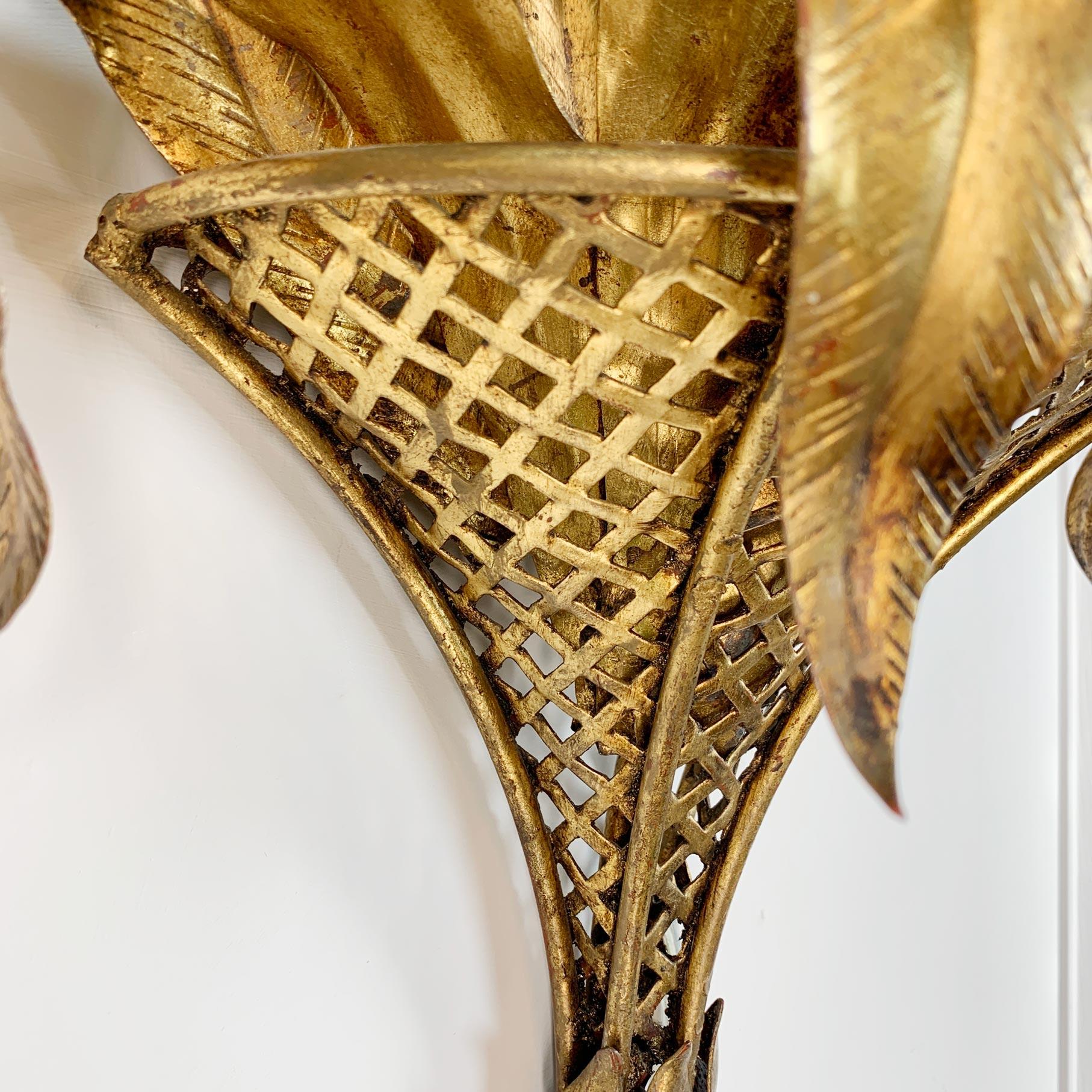 Pair of Italian Gilt Tole Palm Leaf and Coronet Wall Lights For Sale 5