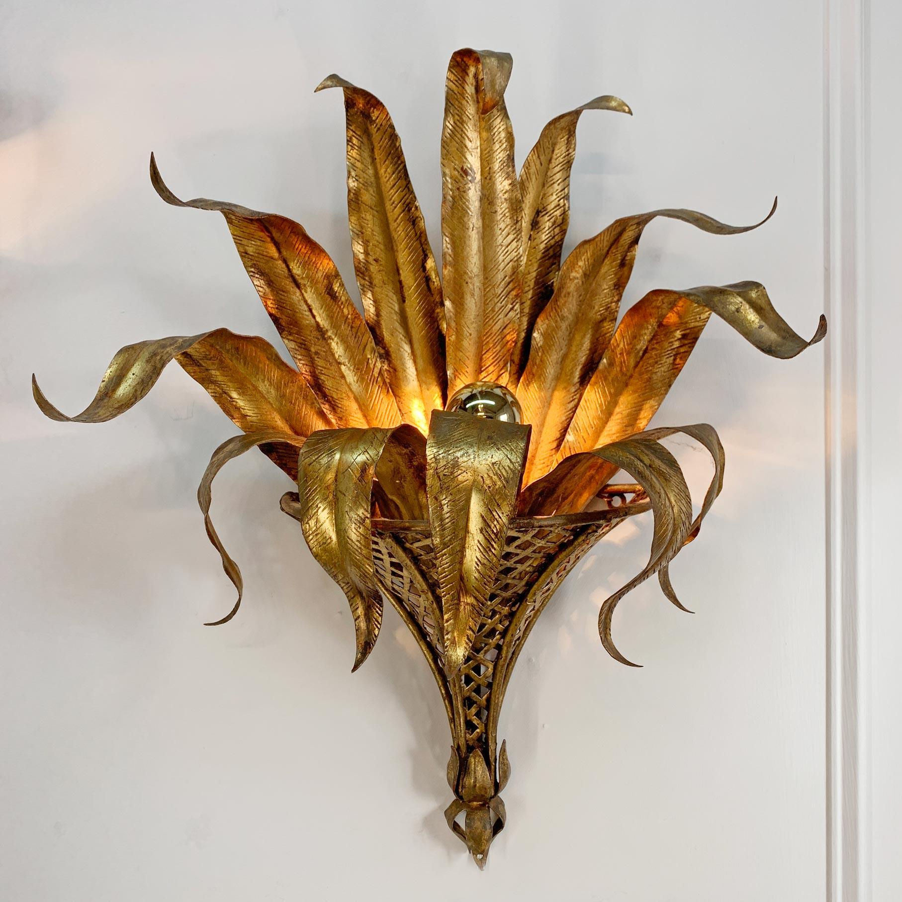 Hand-Crafted Pair of Italian Gilt Tole Palm Leaf and Coronet Wall Lights For Sale