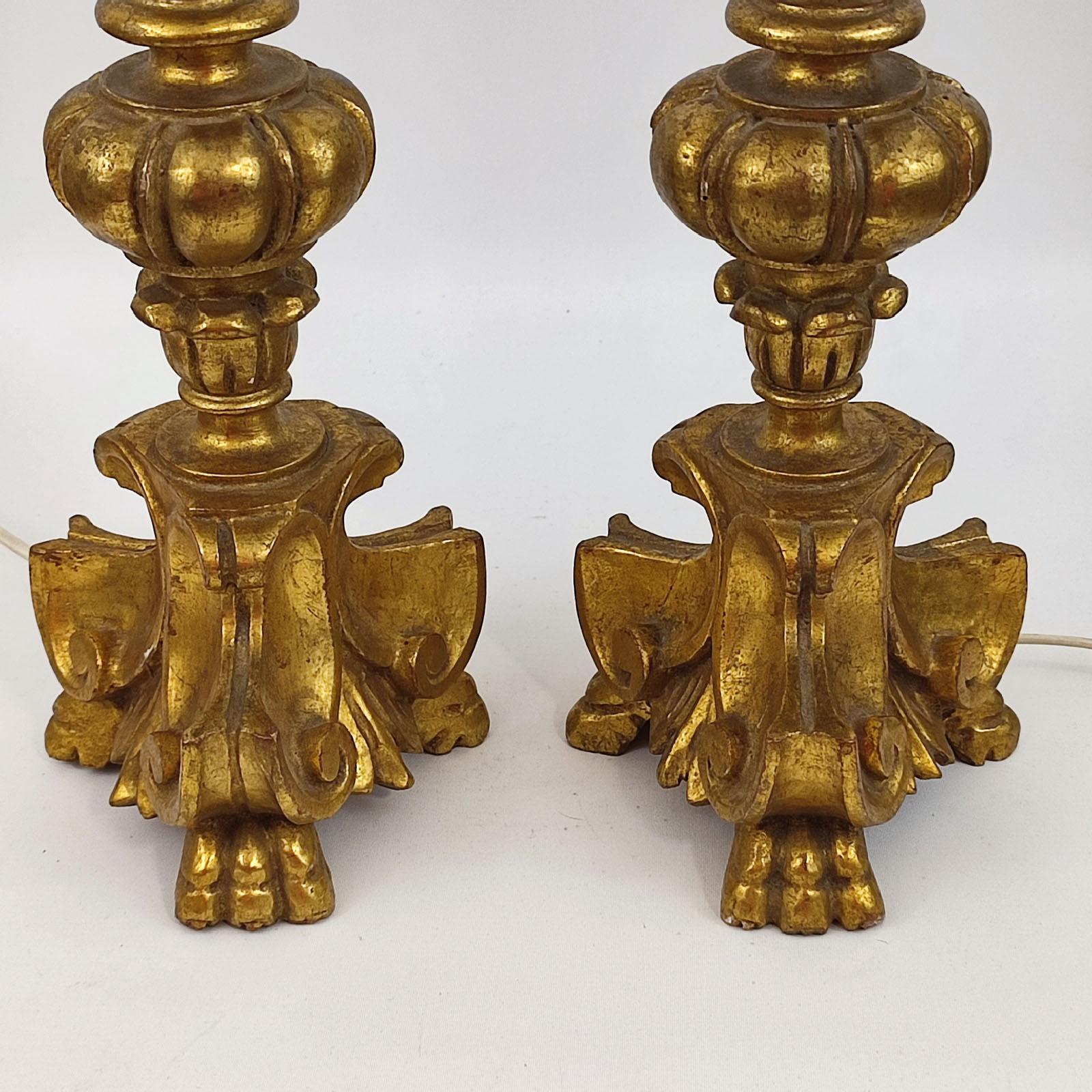 Paar italienische Tischlampen aus vergoldetem Wood Wood 19th Century im Angebot 2