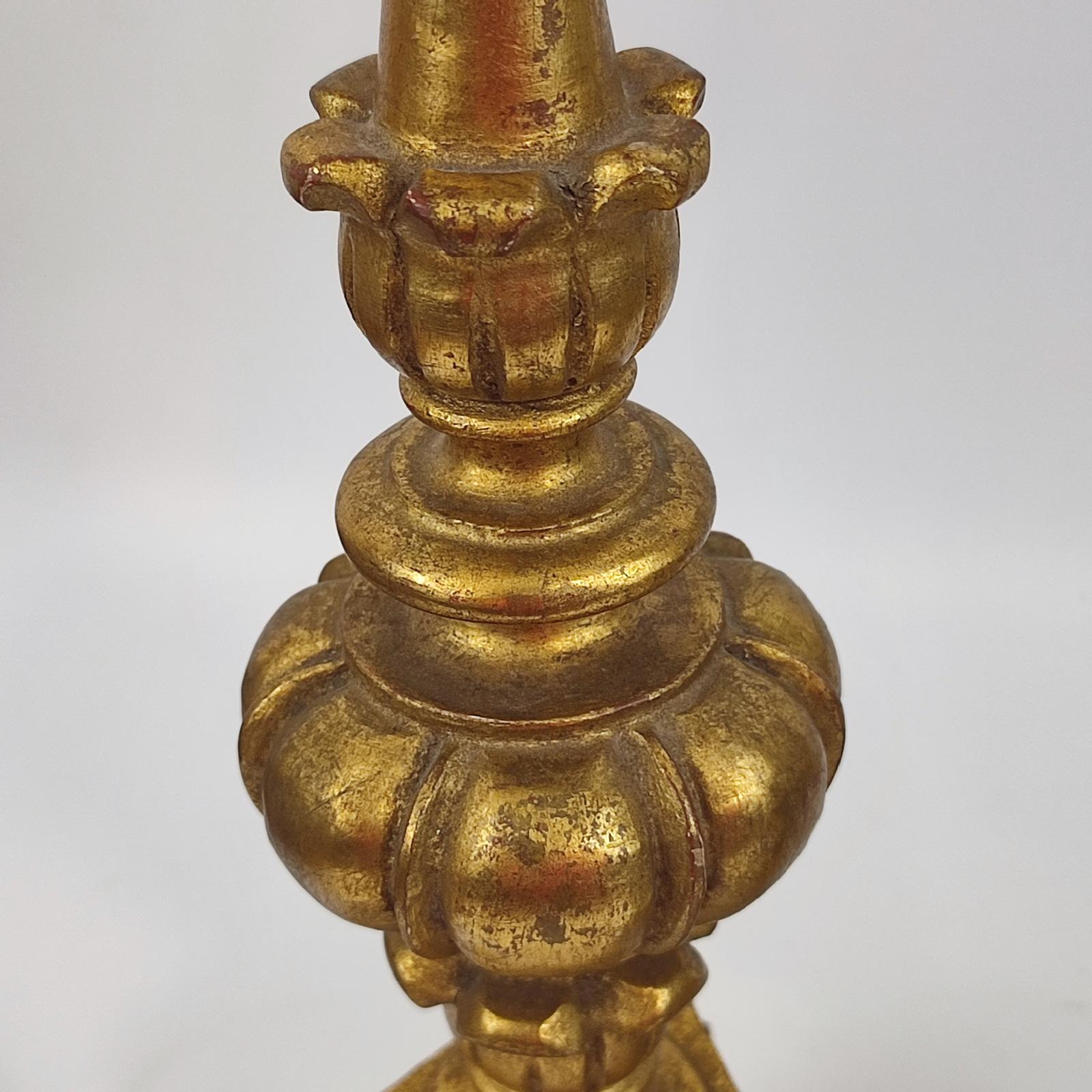 Paire de lampes de table italiennes en bois doré 19e siècle en vente 1