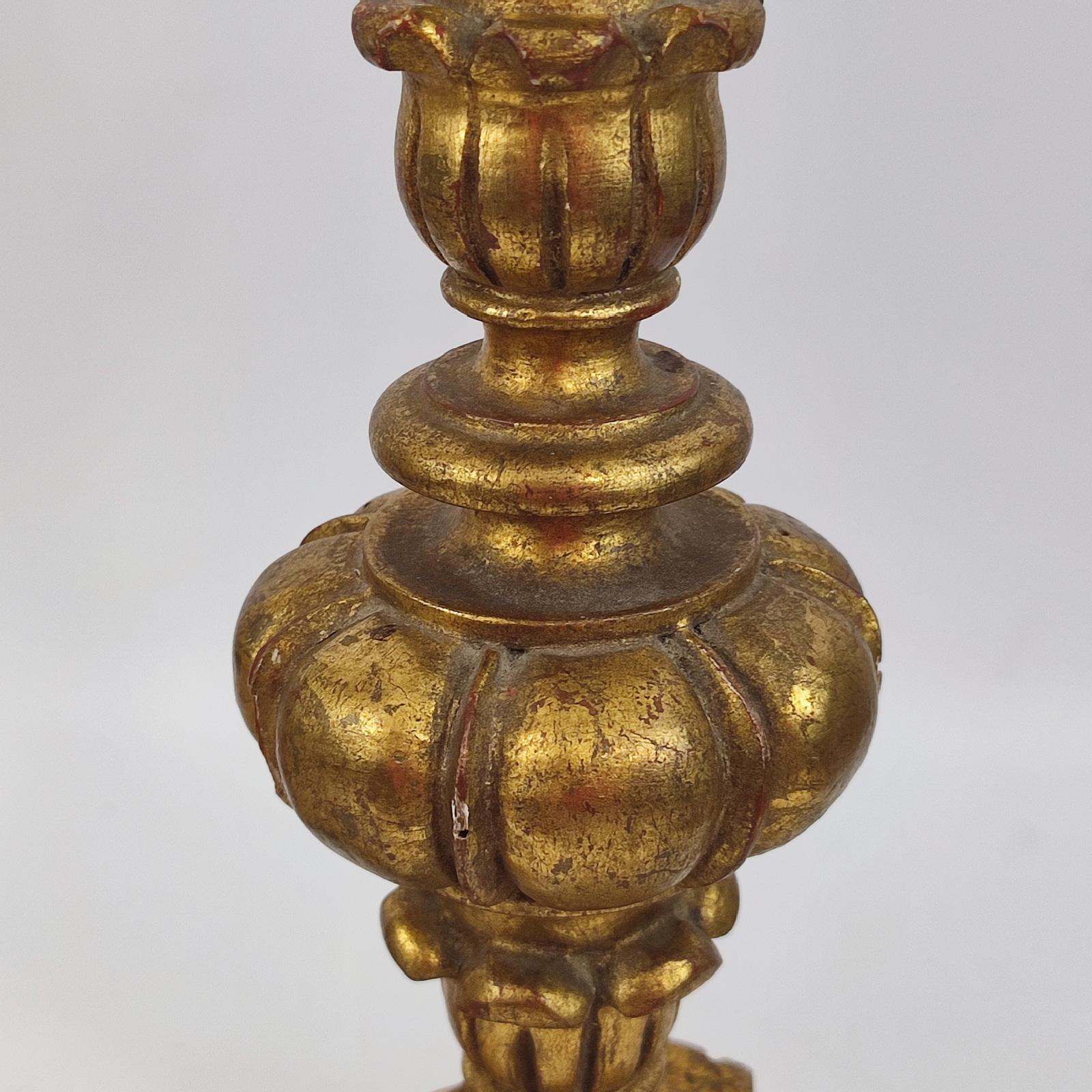 Paire de lampes de table italiennes en bois doré 19e siècle en vente 2