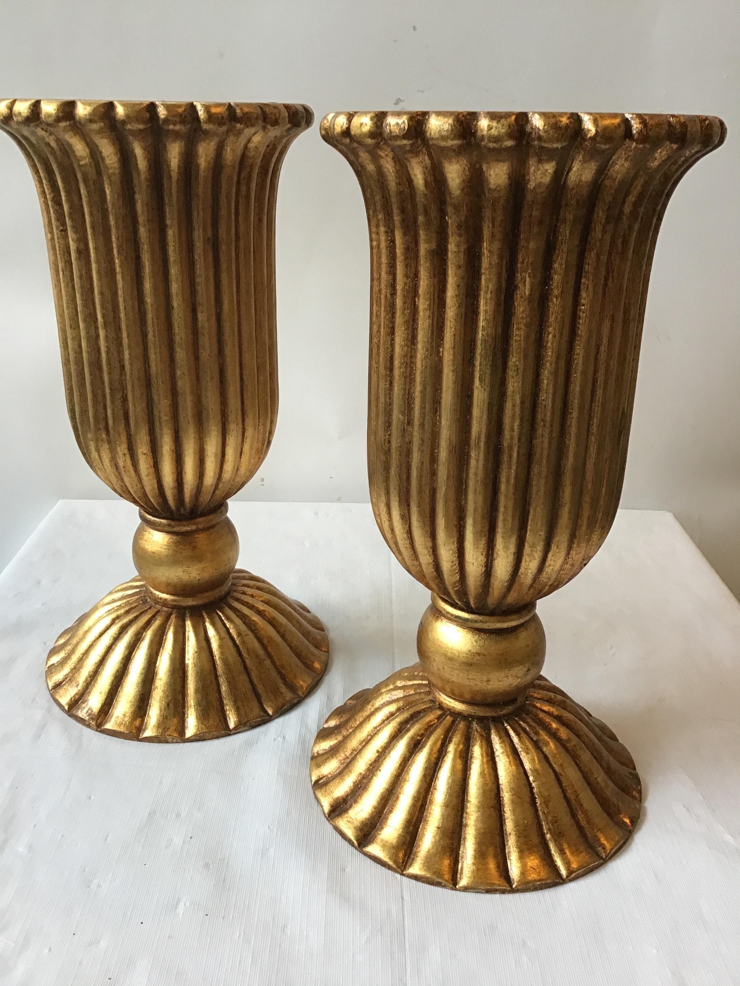 Pair of Italian Giltwood Urn Shaped  Lamp/Table Bases In Good Condition For Sale In Tarrytown, NY