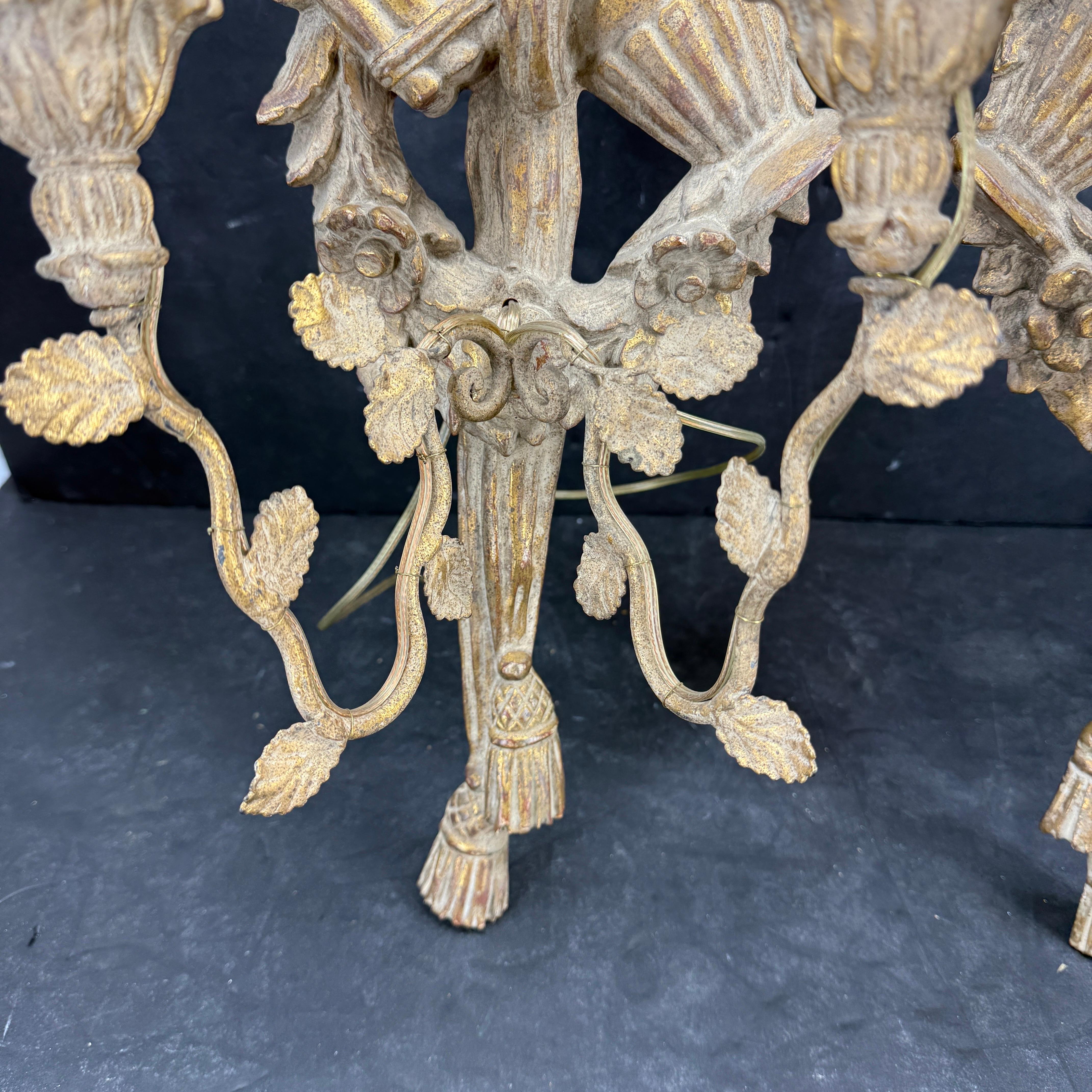 Pair of Italian Gilt Wood Wall Sconces Appliques Lights in vendita 4