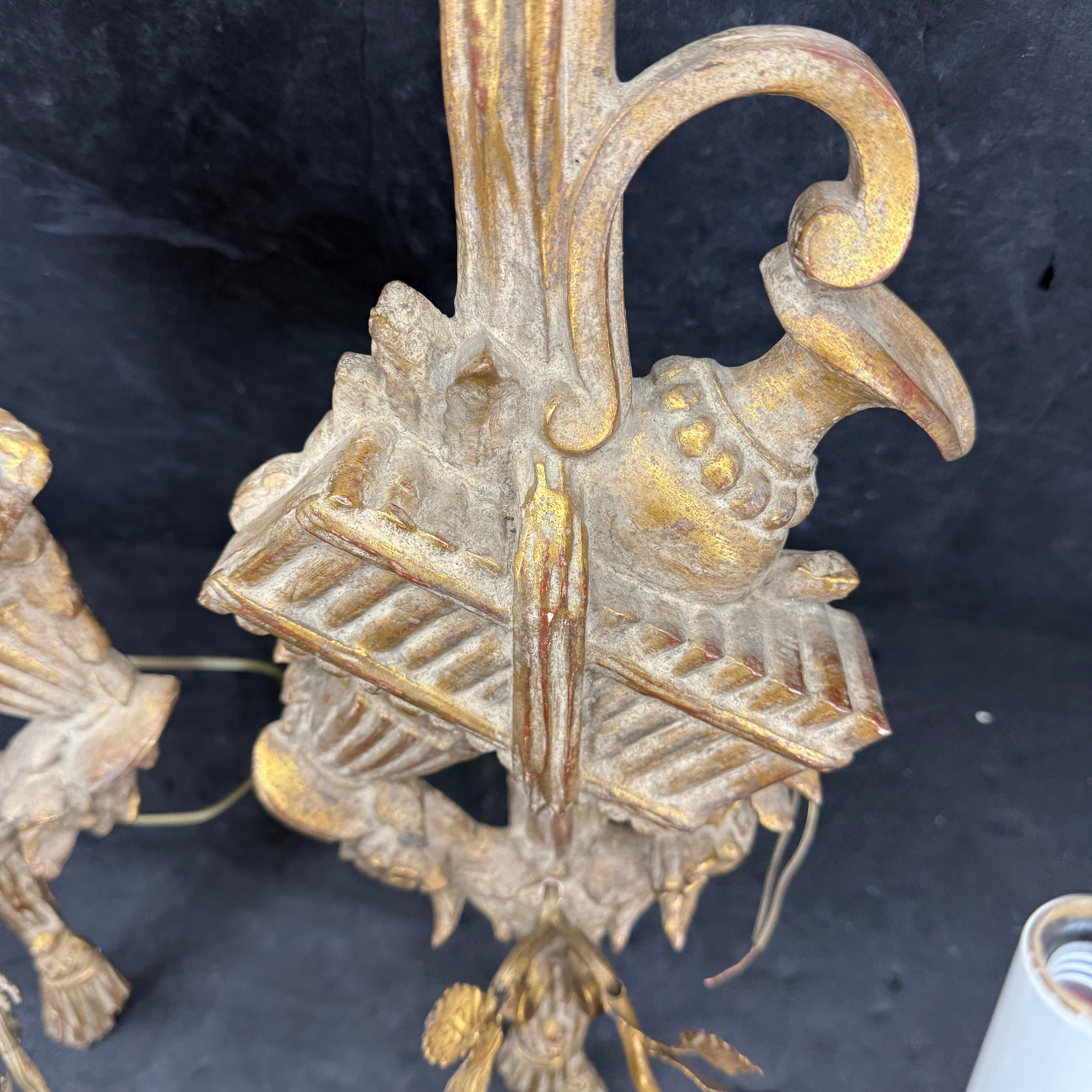 Pair of Italian Gilt Wood Wall Sconces Appliques Lights in vendita 1