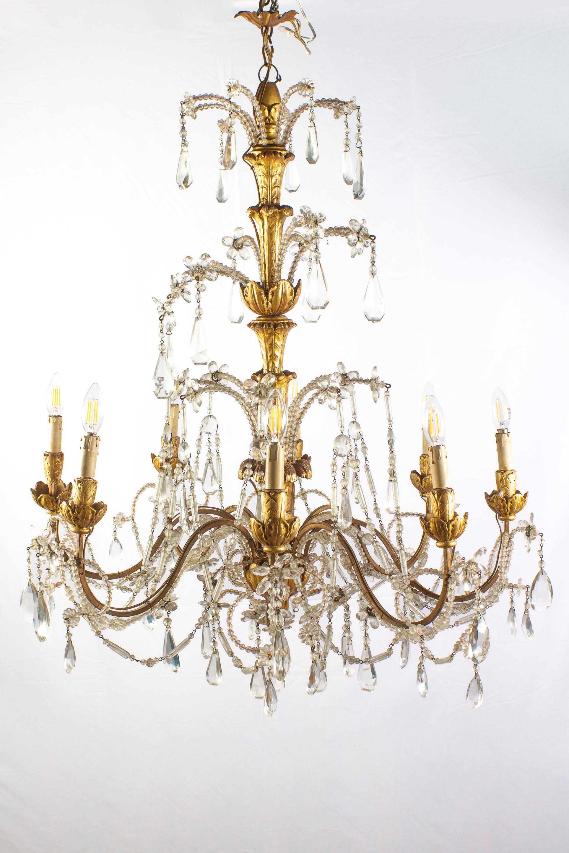 Paar italienische Giltwood und Kristall Kronleuchter 18. Jahrhundert Große Schönheit (Louis XVI.) im Angebot