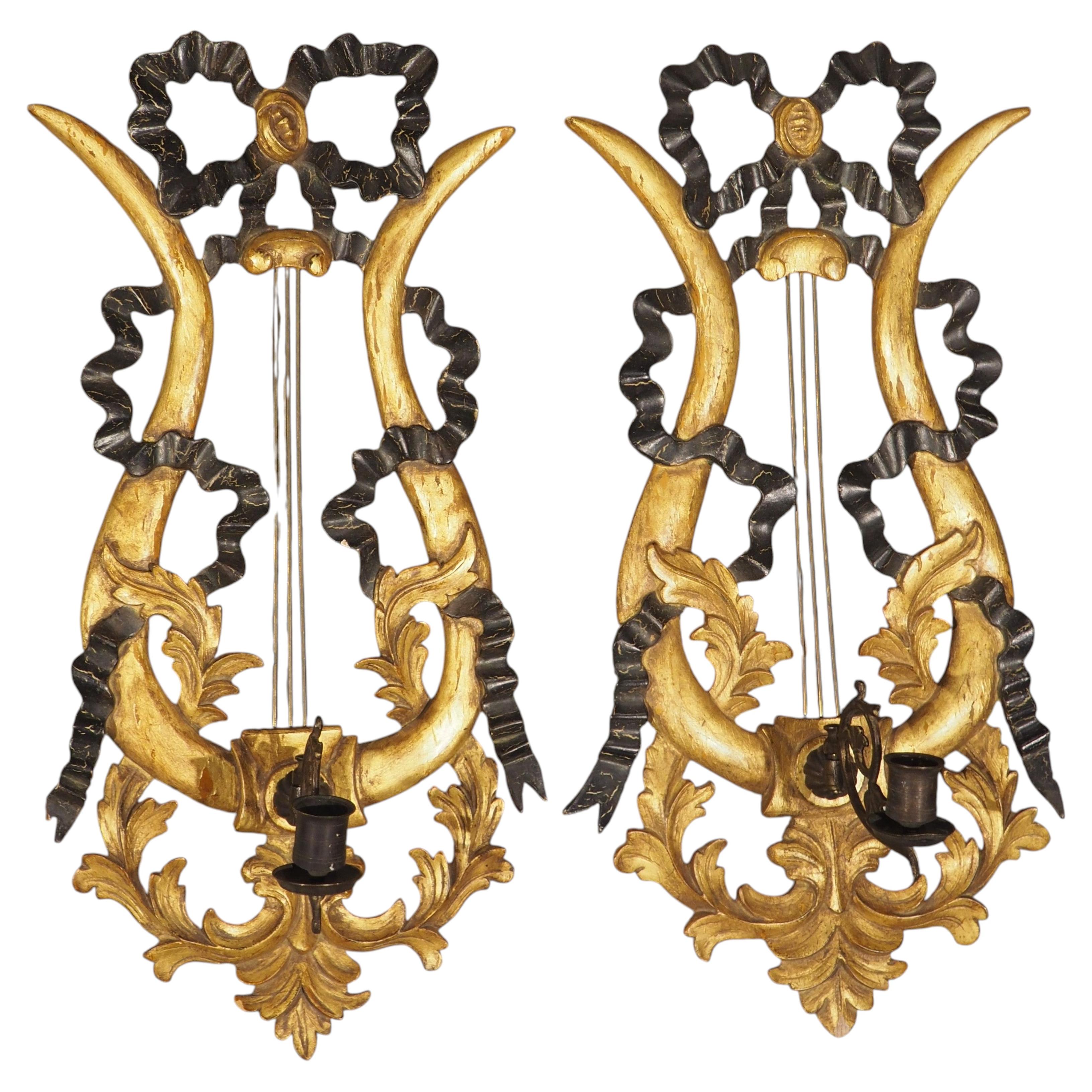 Paar italienische Leuchter aus Giltwood und Ebonisierung im Louis-XVI-Stil, 1950er Jahre im Angebot