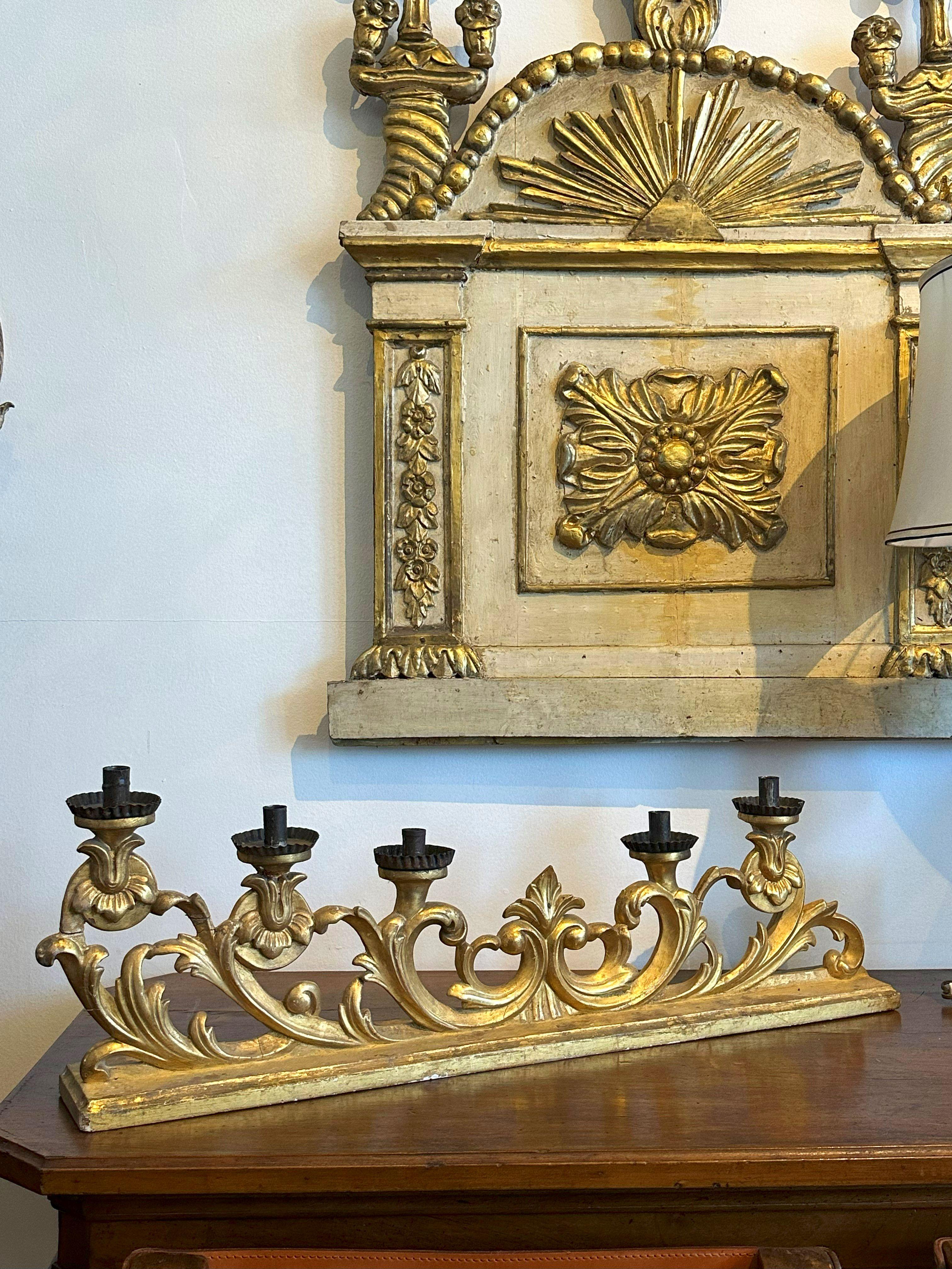 Paar italienische Kandelaber aus Vergoldung - CIRCA 1740 im Angebot 3