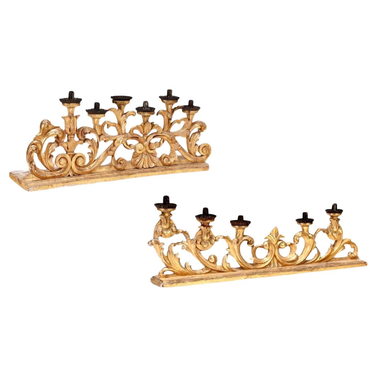 Paire de candélabres italiens en bois doré, vers 1740 en vente