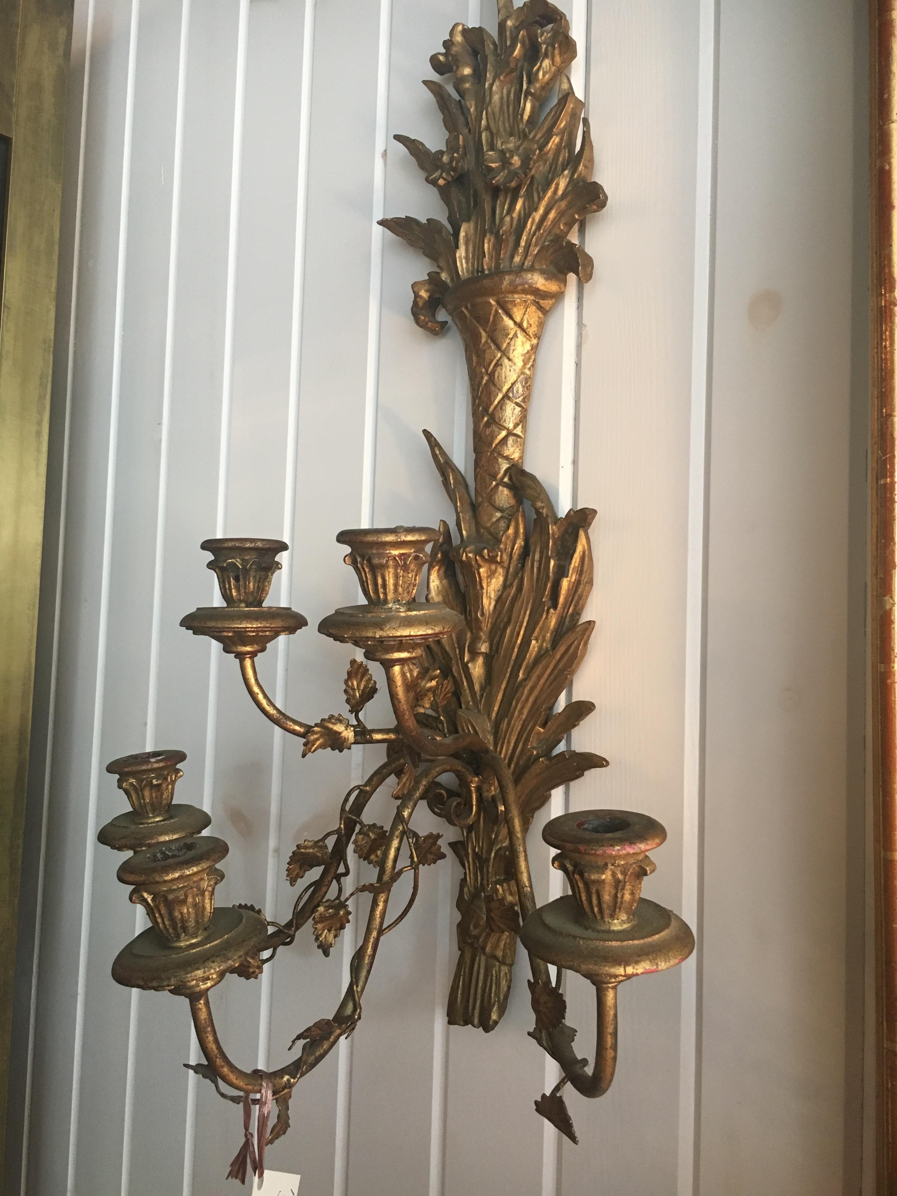 Pair of Italian Giltwood Carved Three-Arm Sconces For Sale 1