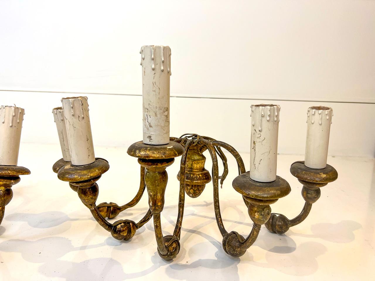 Doré Paire d'appliques italiennes en bois doré, 5 lumières, 18ème siècle en vente