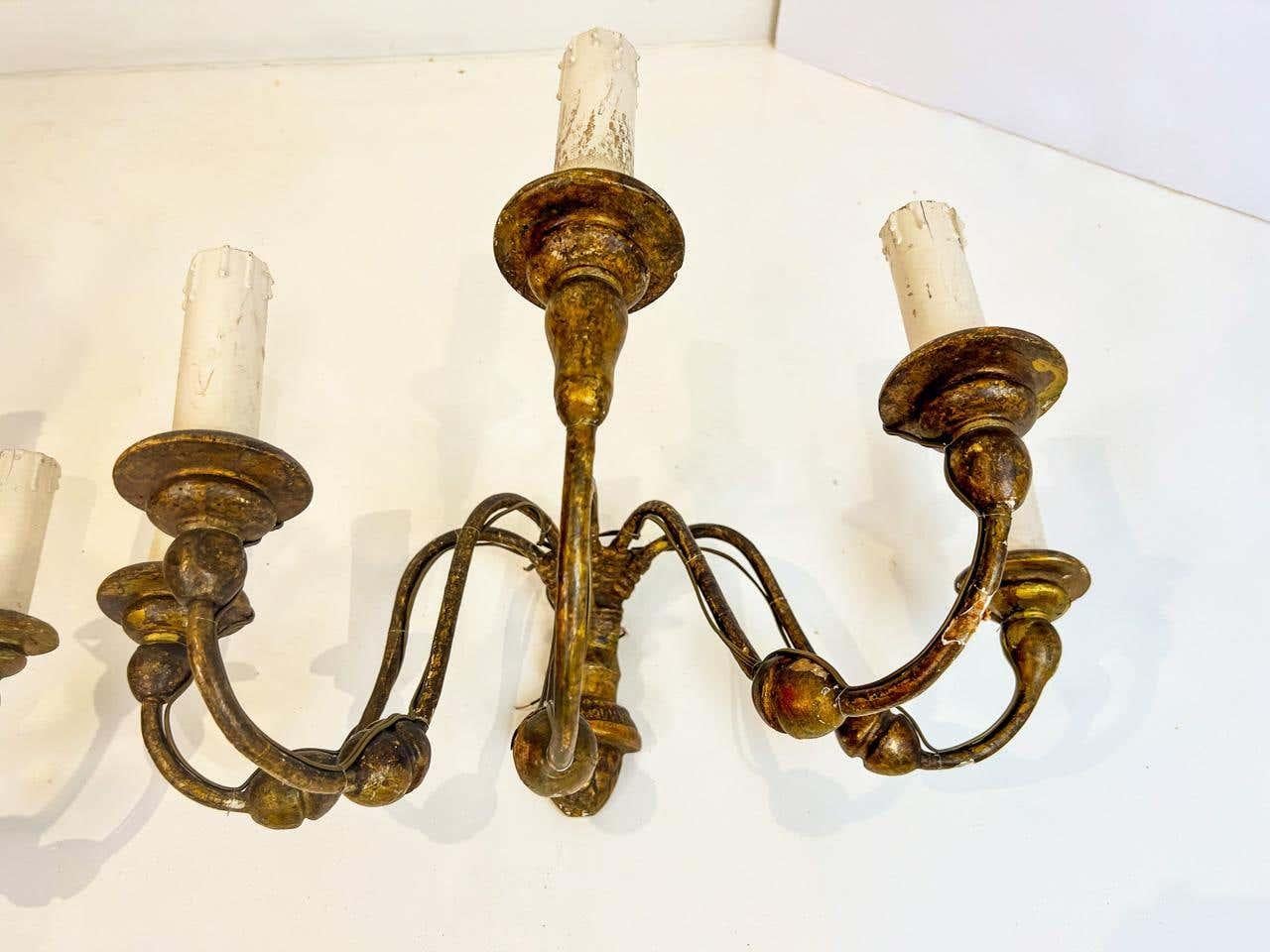 18th Century and Earlier Pair of Italian Giltwood Sconces, 5 Light, 18th Century  For Sale